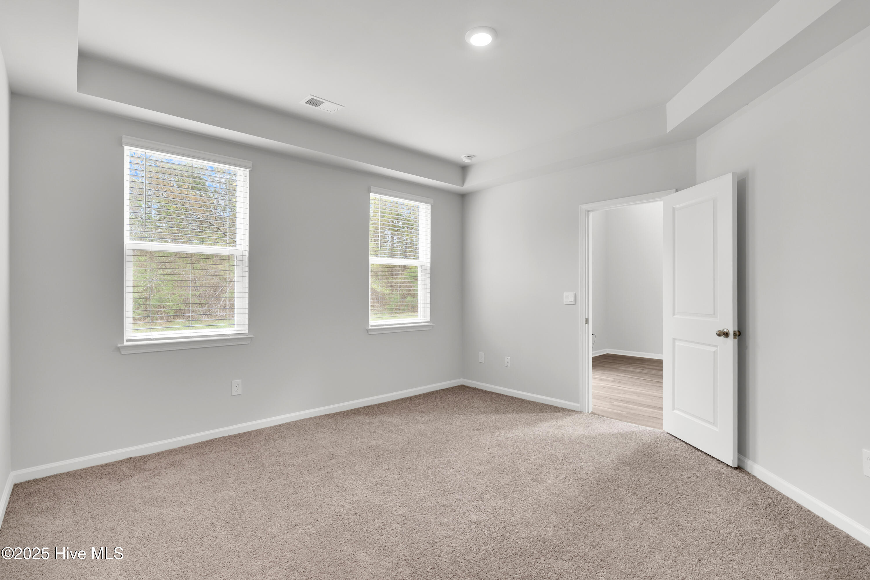 100522330 | Photo 15