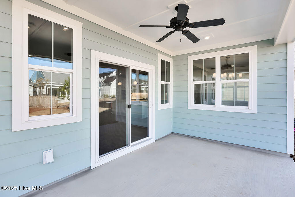 100446979 | Photo 22