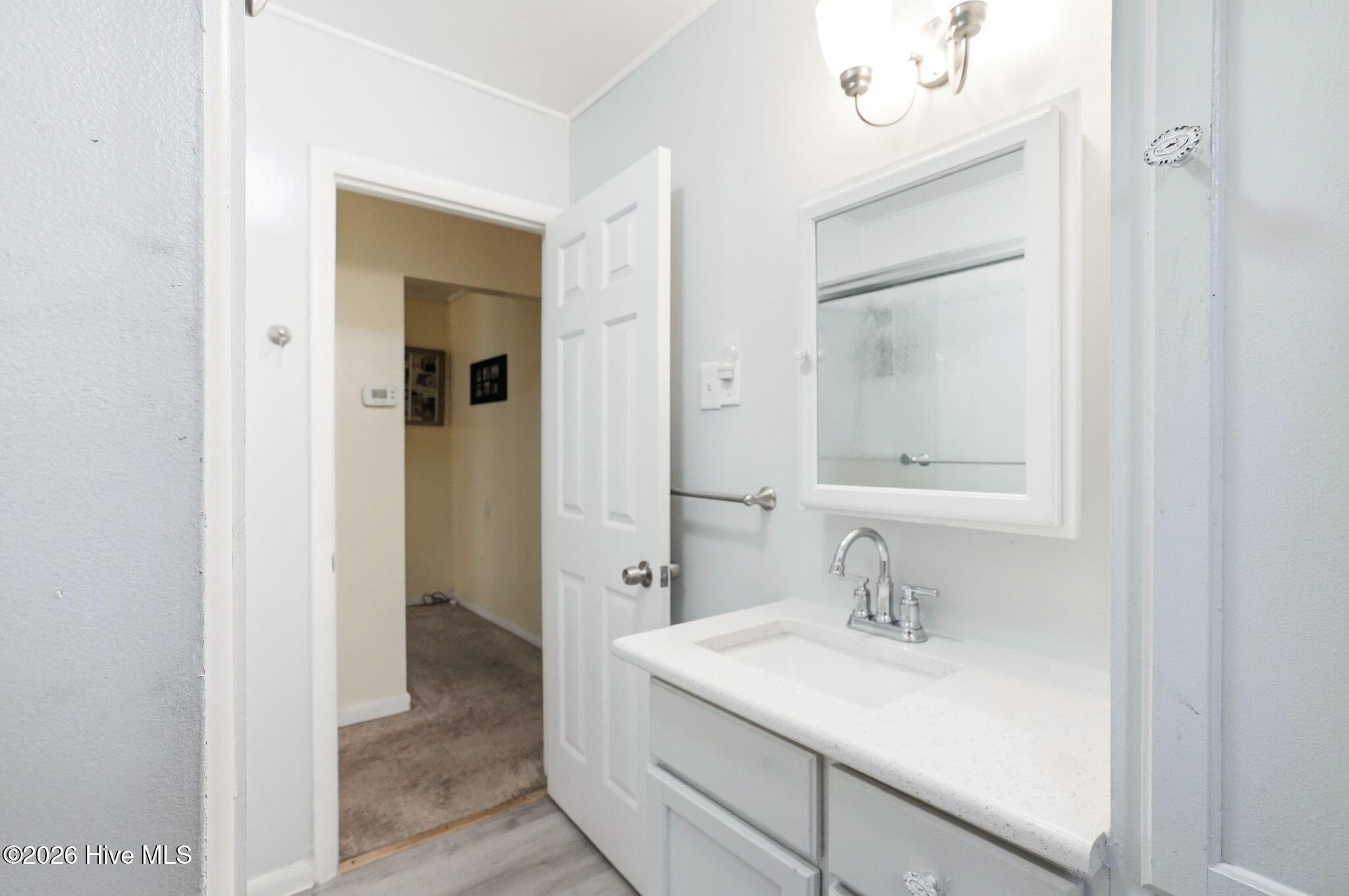 100565168 | Photo 24