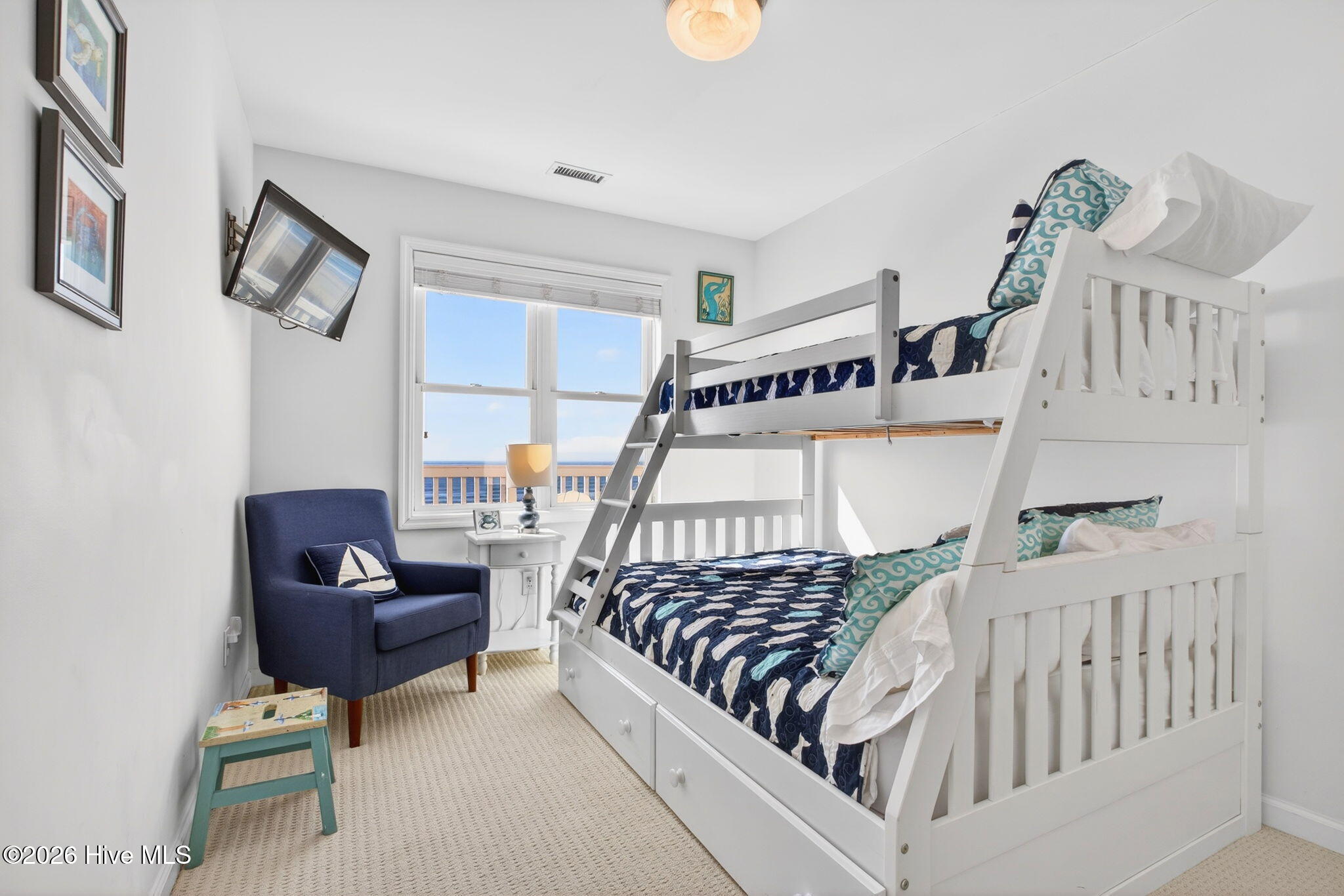 100558520 | Photo 27