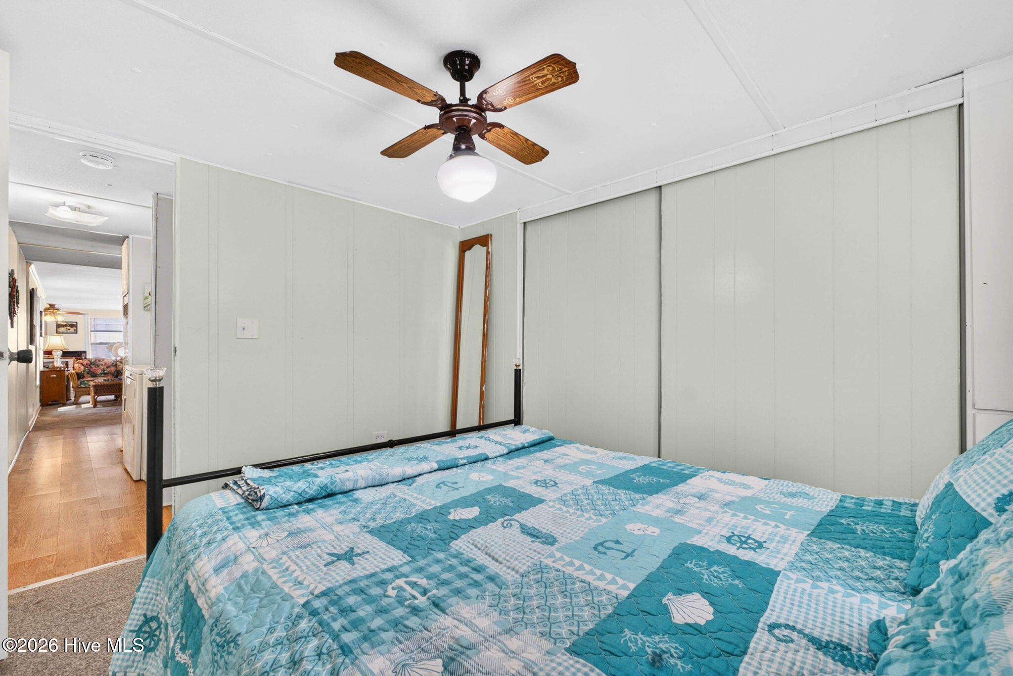 100567850 | Photo 27