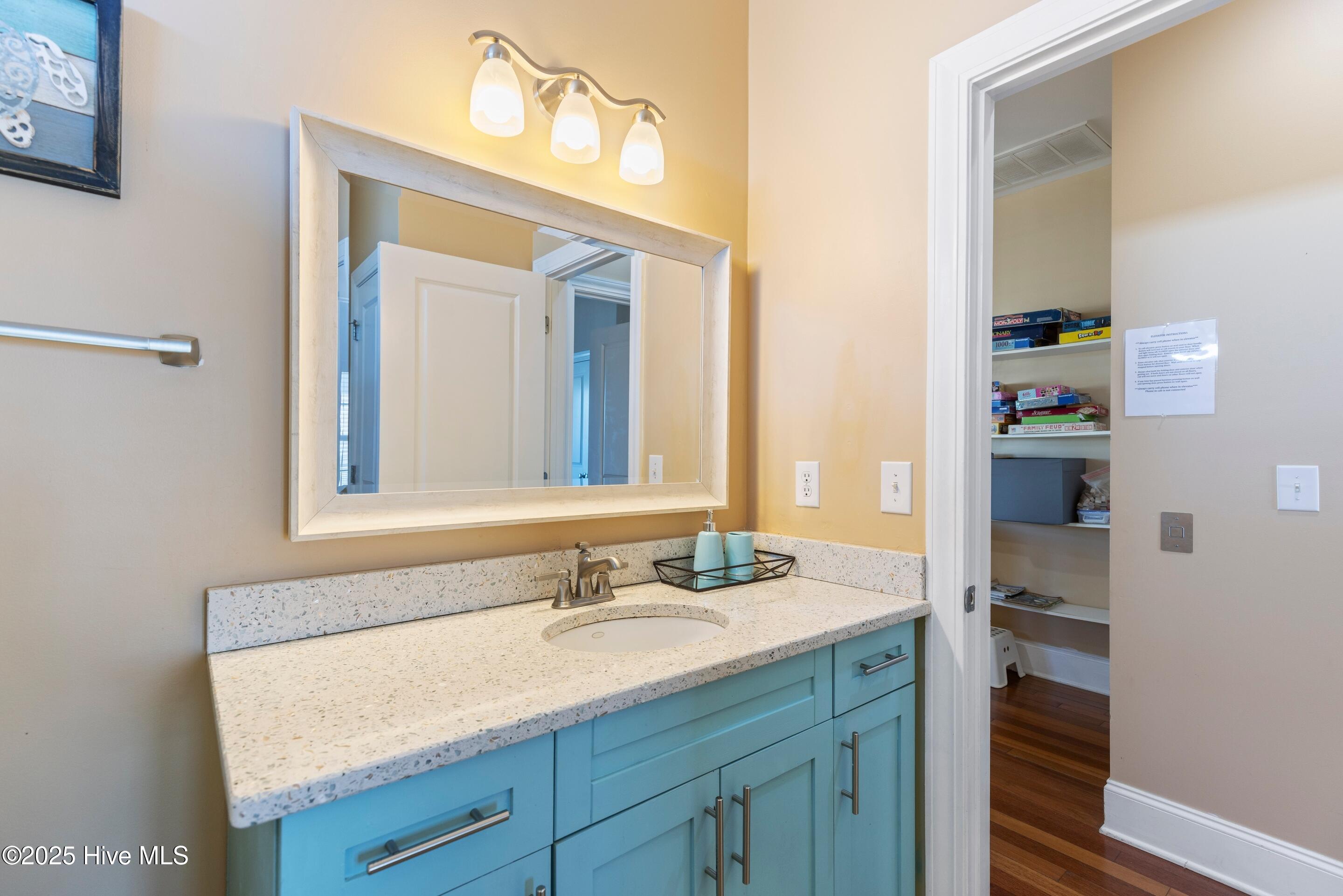 100546676 | Photo 23