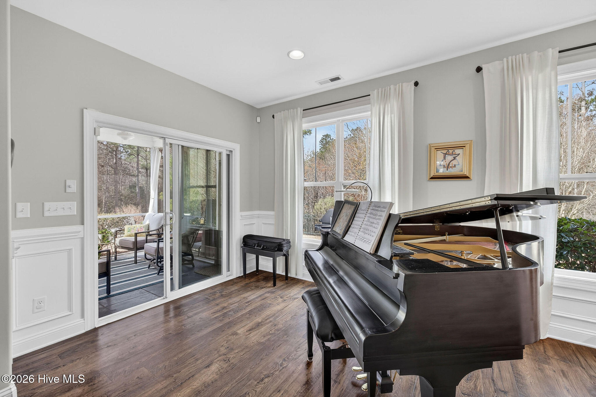 100558265 | Photo 17