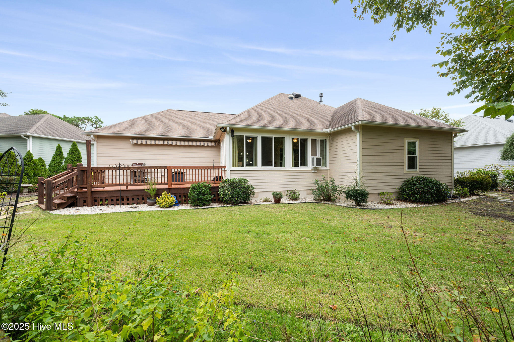 100537327 | Photo 43