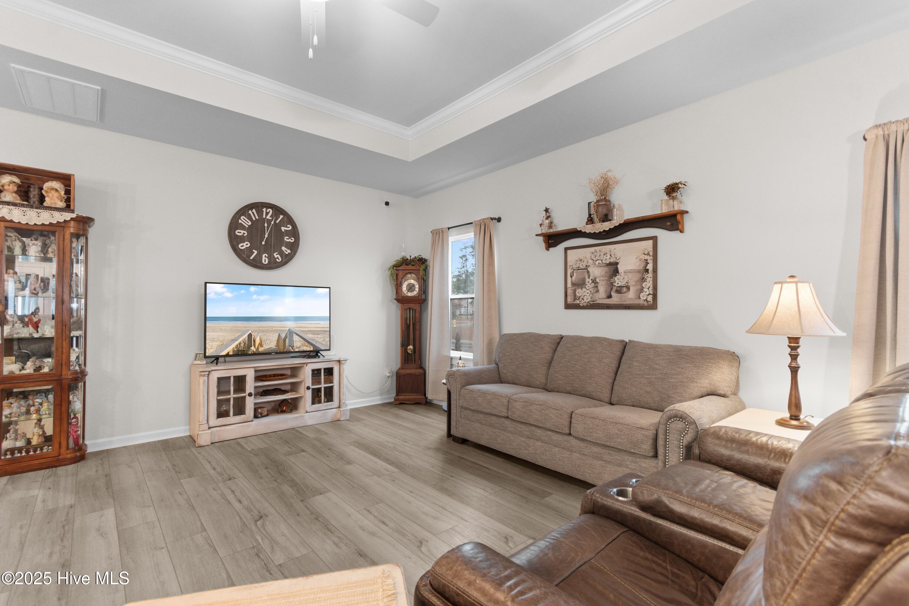 100543949 | Photo 13