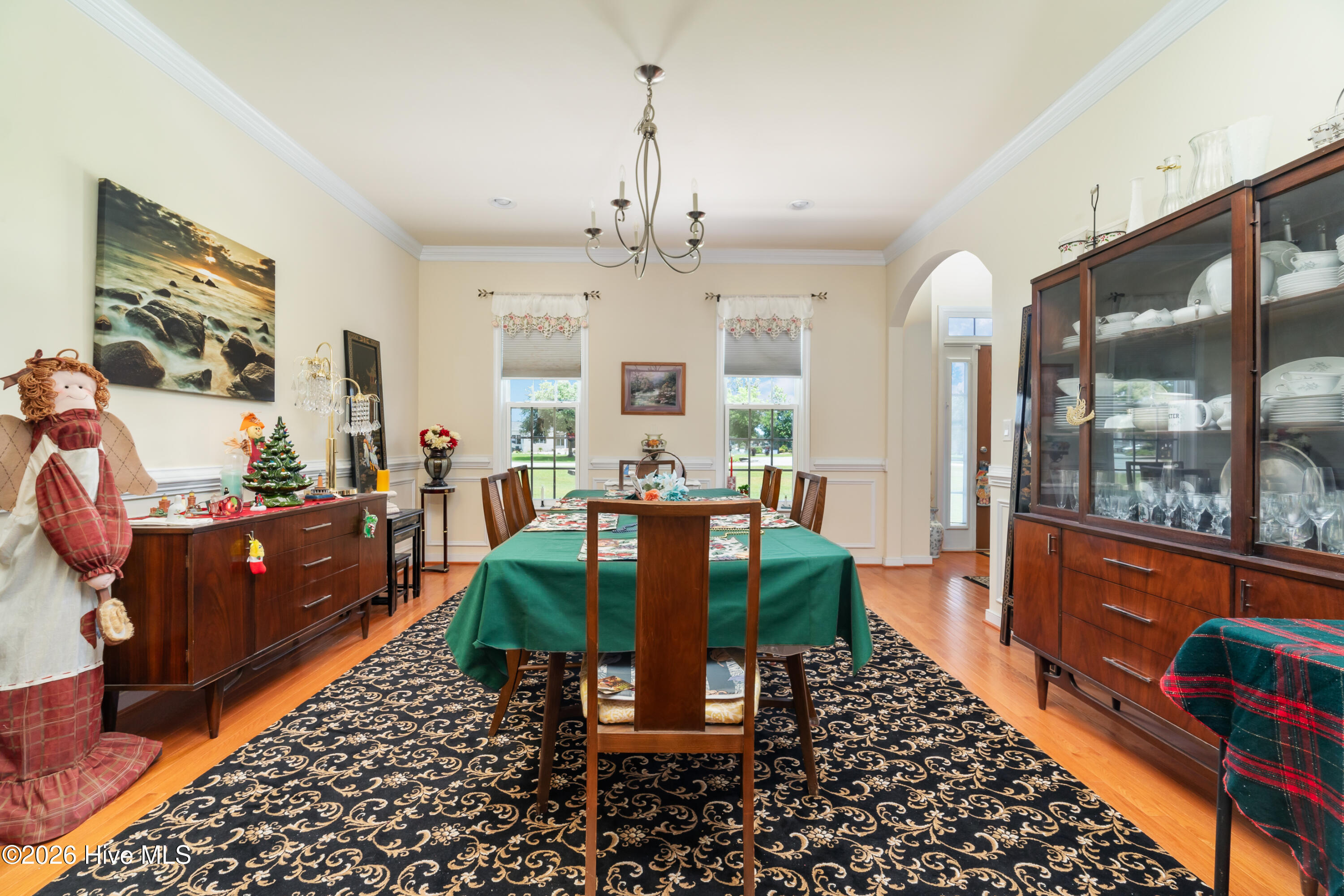 FORMAL DINING