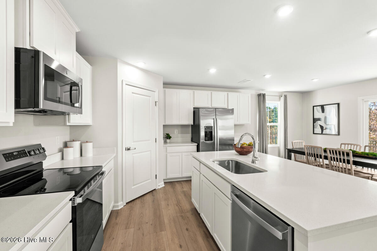 100564045 | Photo 13