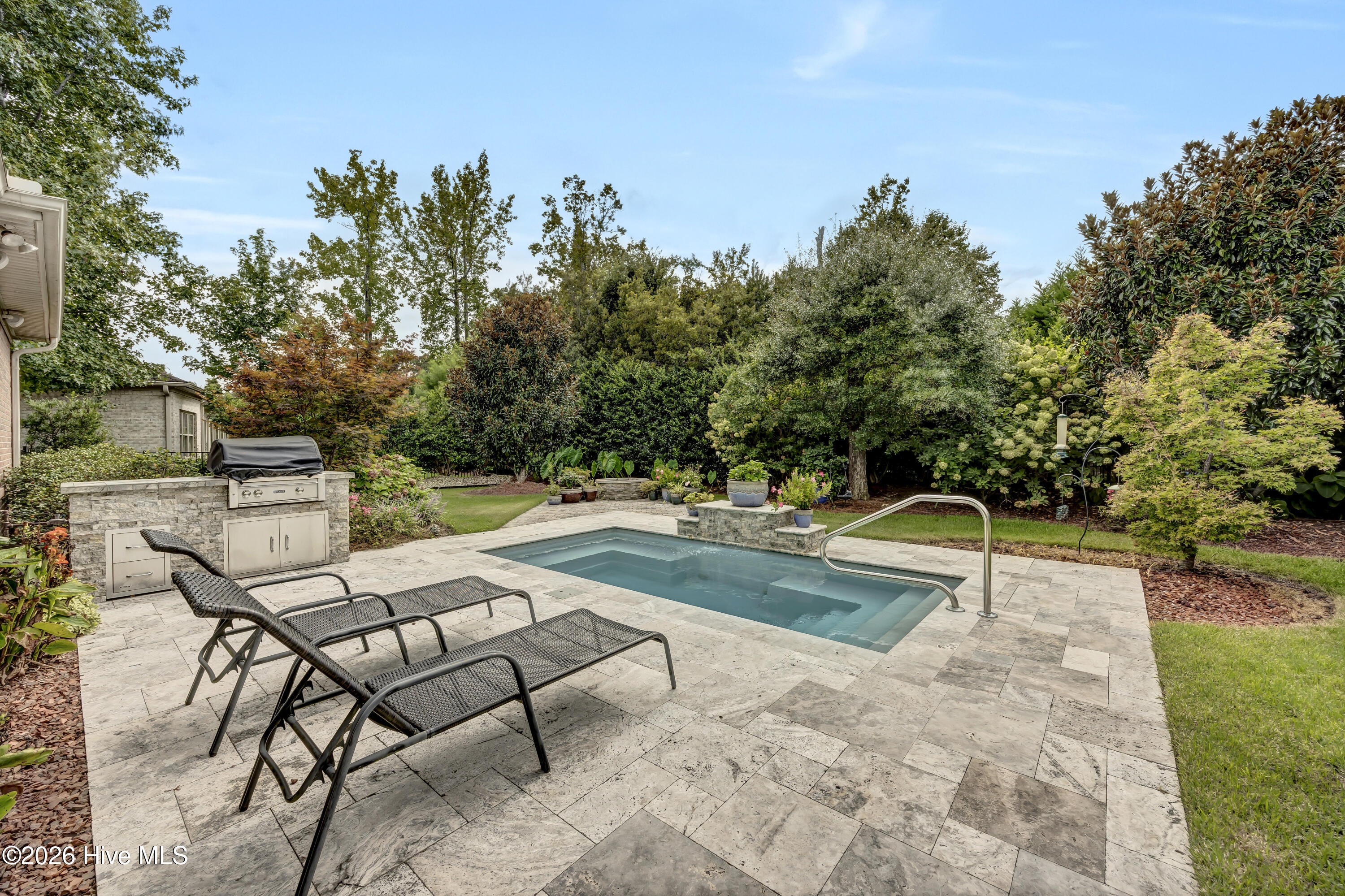 100555264 | Photo 42