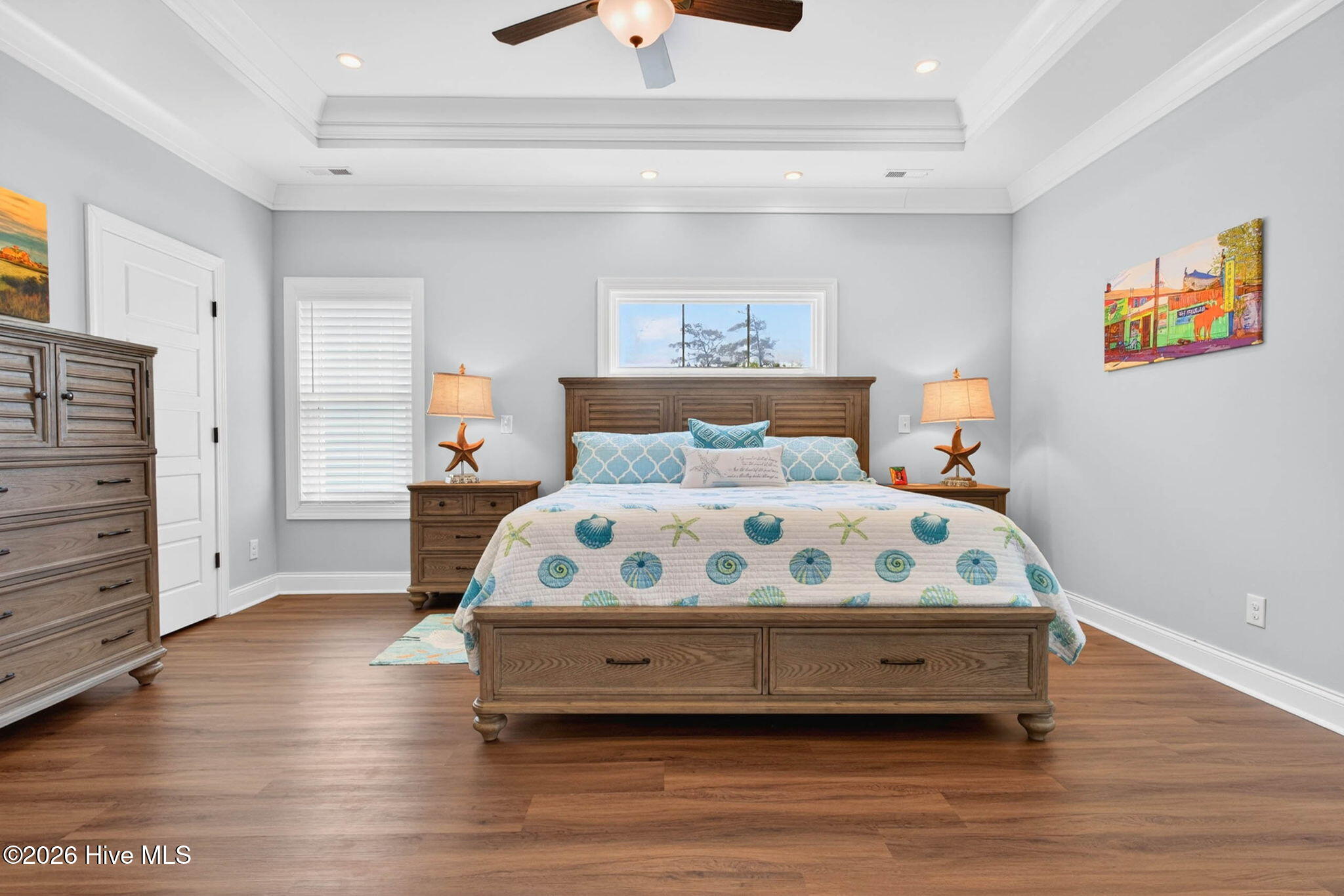 100568136 | Photo 32