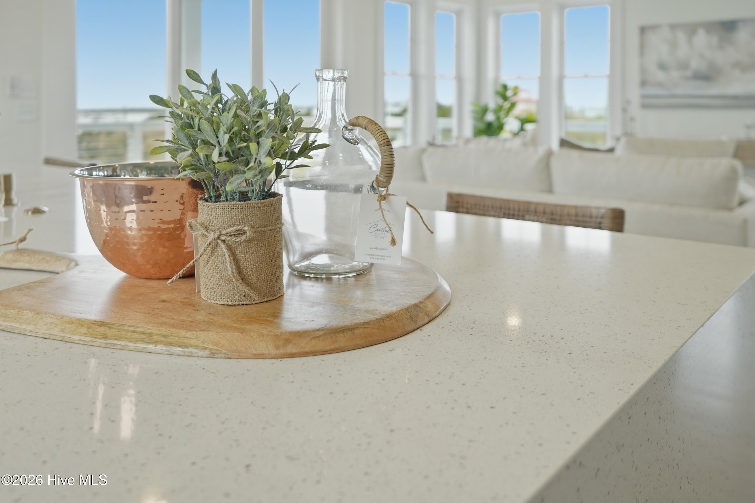 100516070 | Photo 12