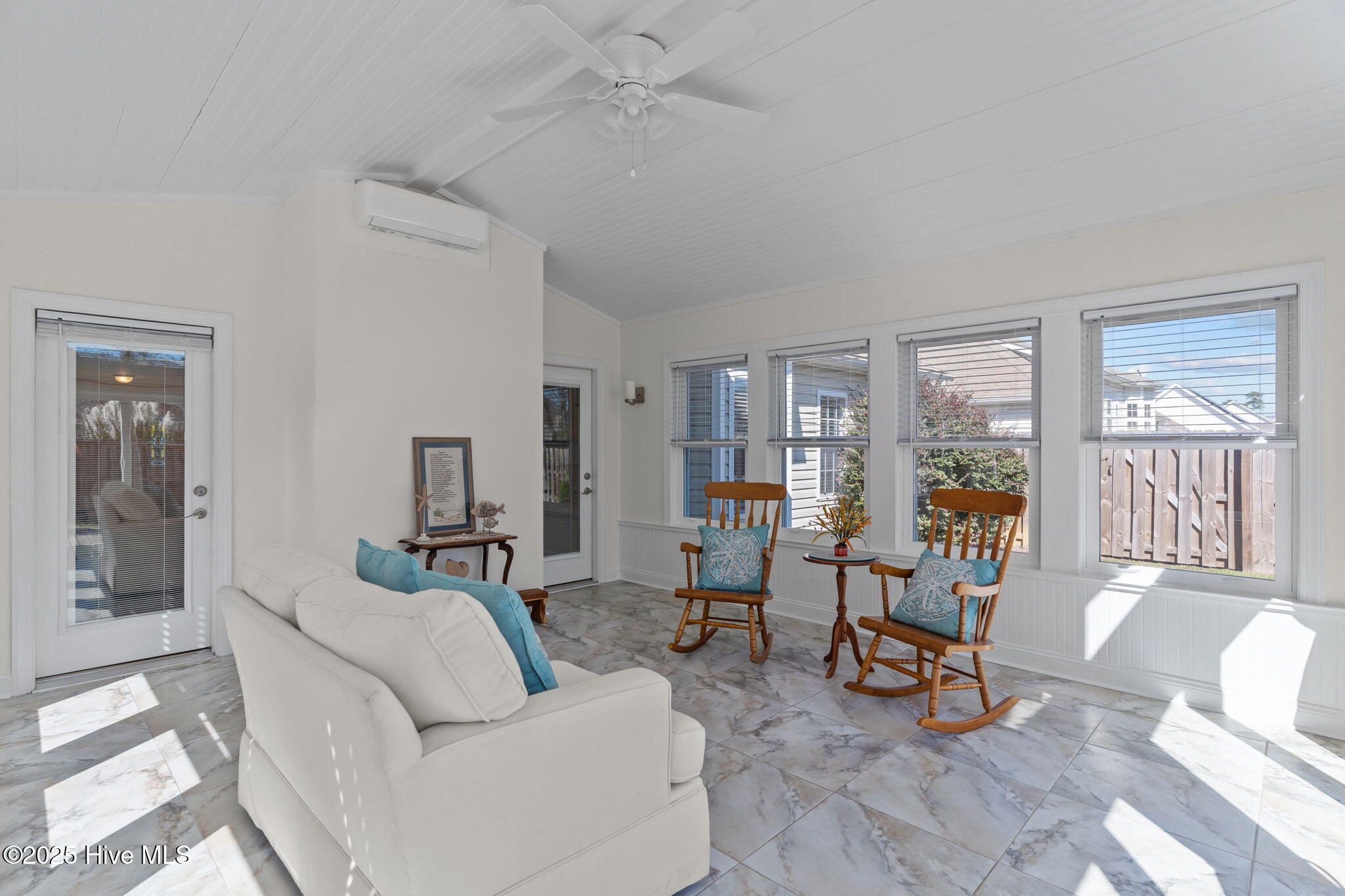 100537939 | Photo 18