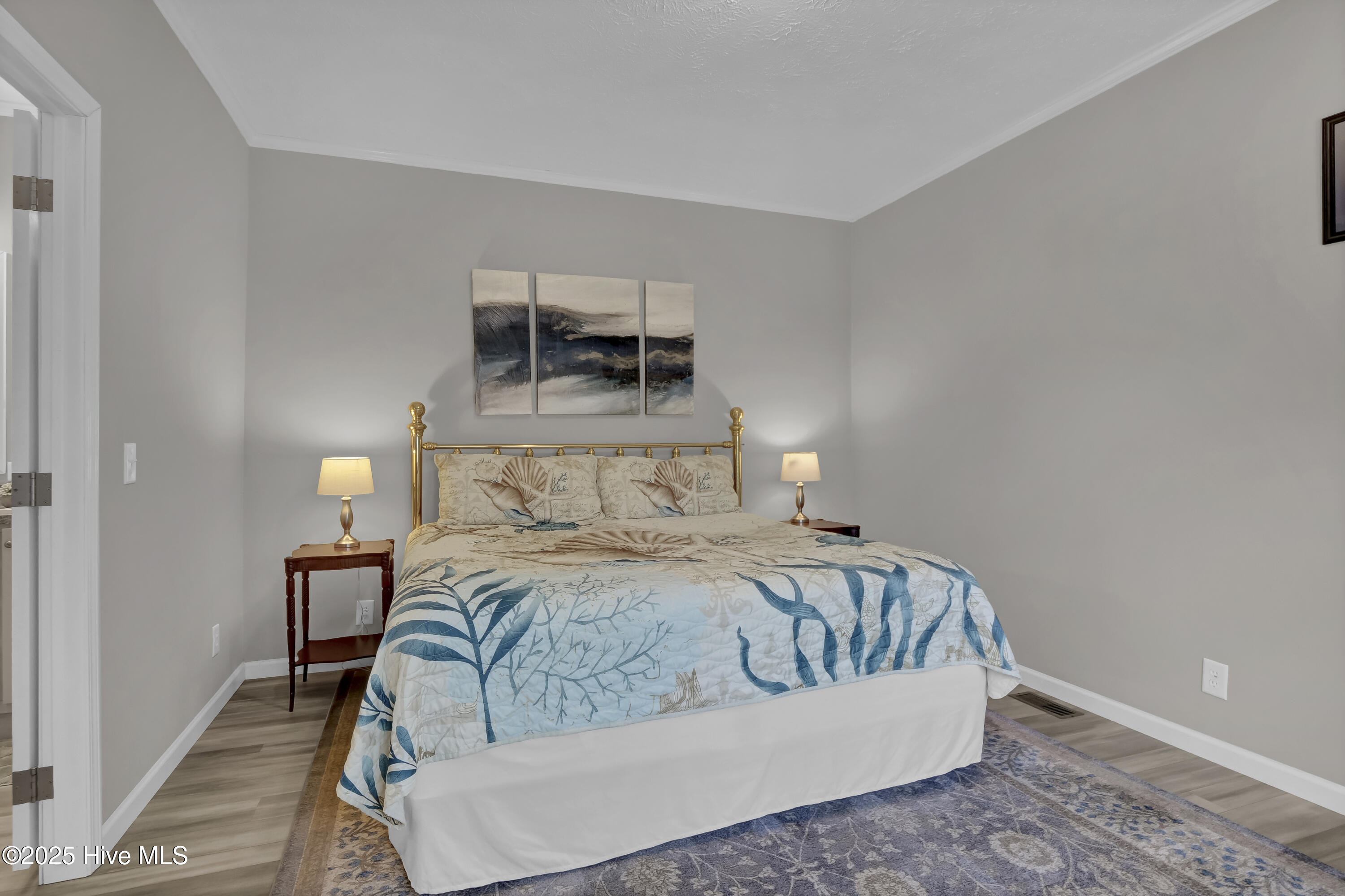 100557833 | Photo 15