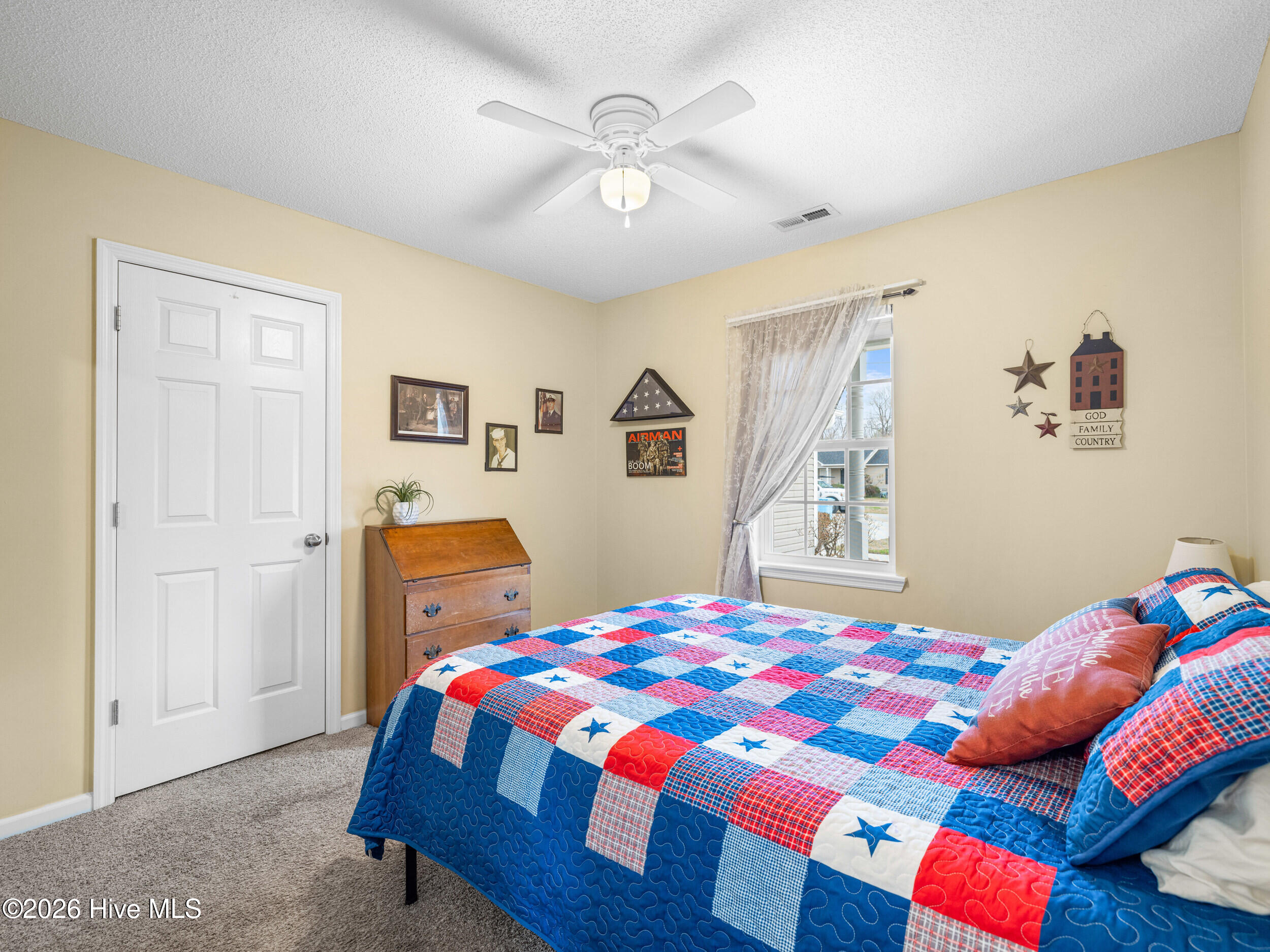 100556892 | Photo 24