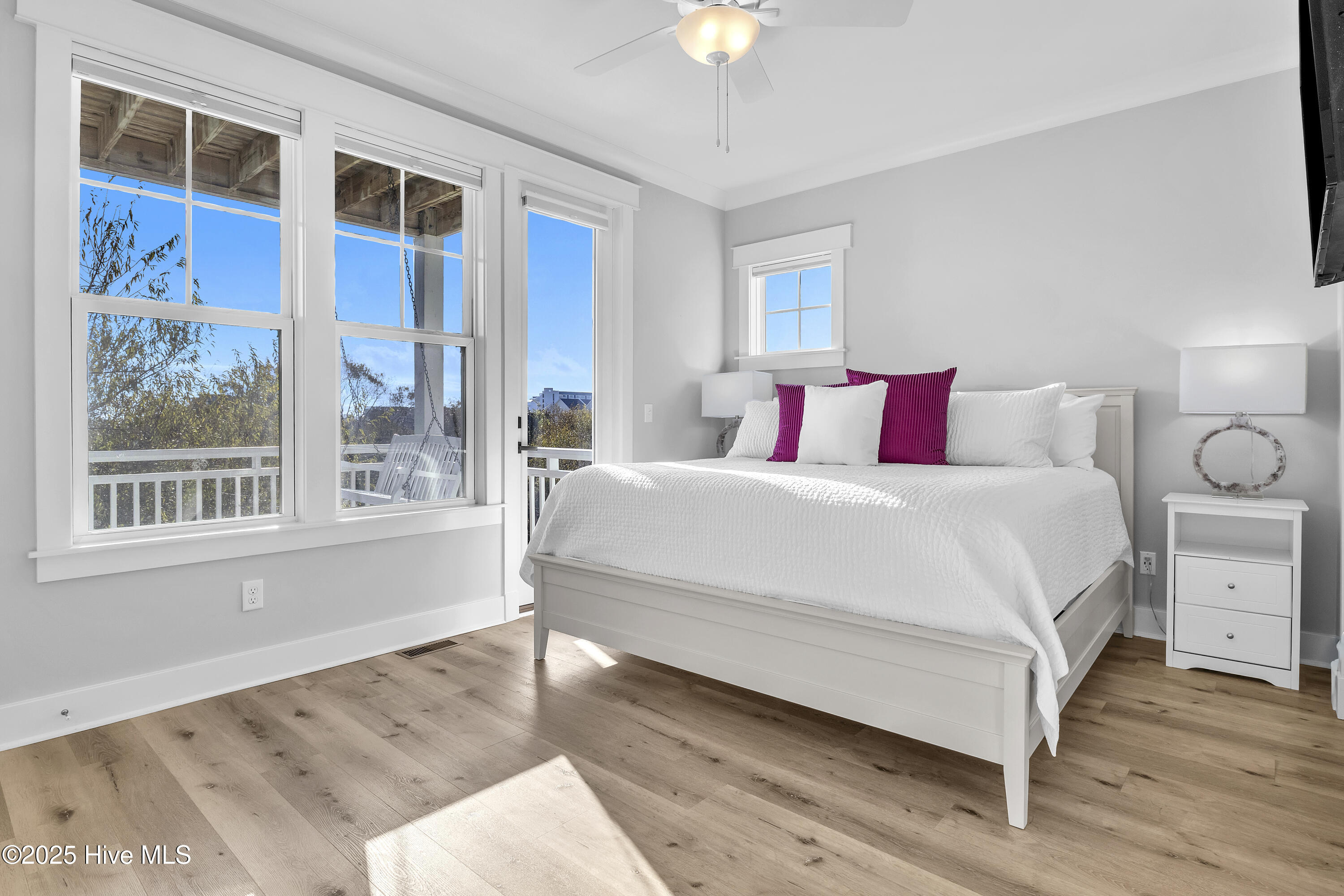 100540464 | Photo 46