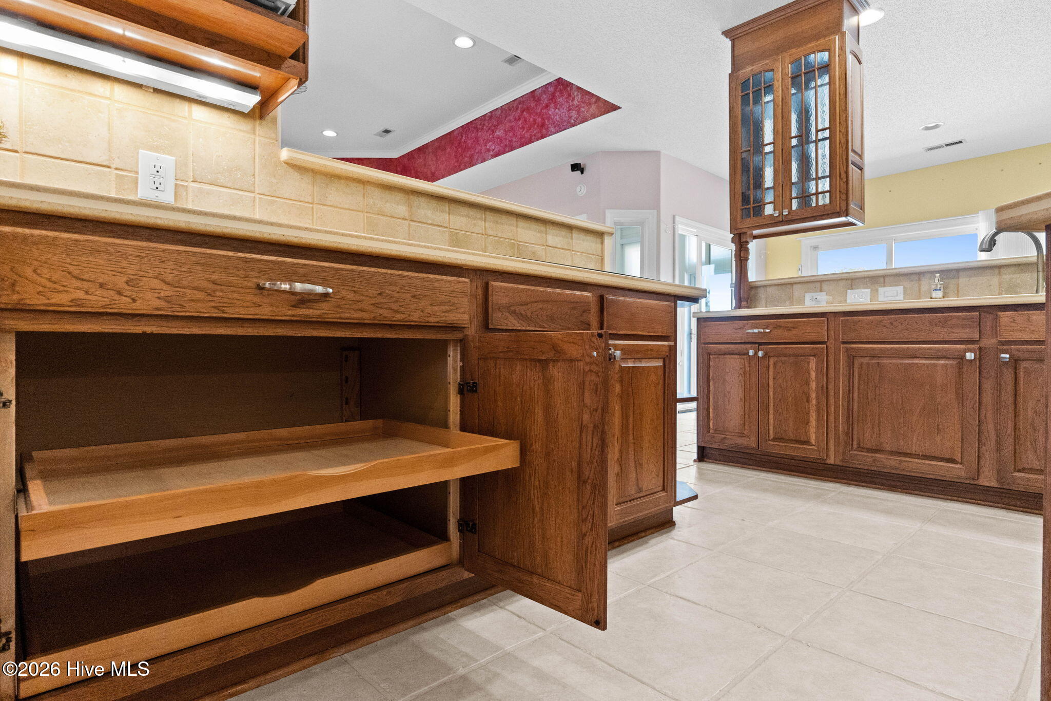 100567537 | Photo 26