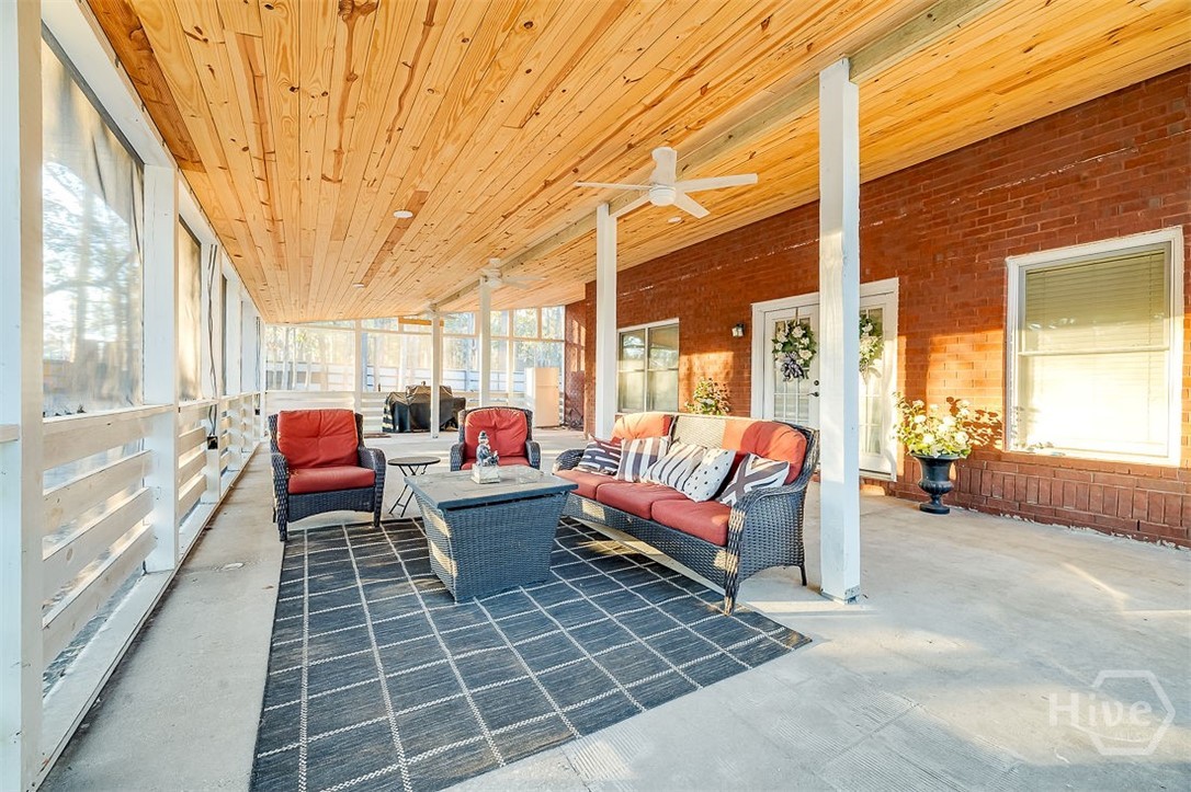 43 x 24 Covered patio with outdoor fans