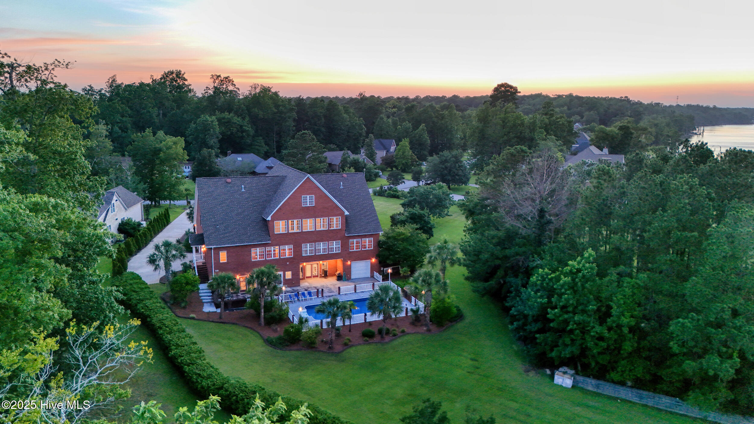 Homes for sale in New Bern, NC | 240 Drake Lndg, New Bern, NC 28560 | MLS# 100515413