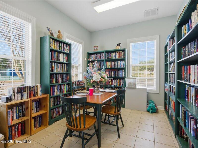 100563793 | Photo 47