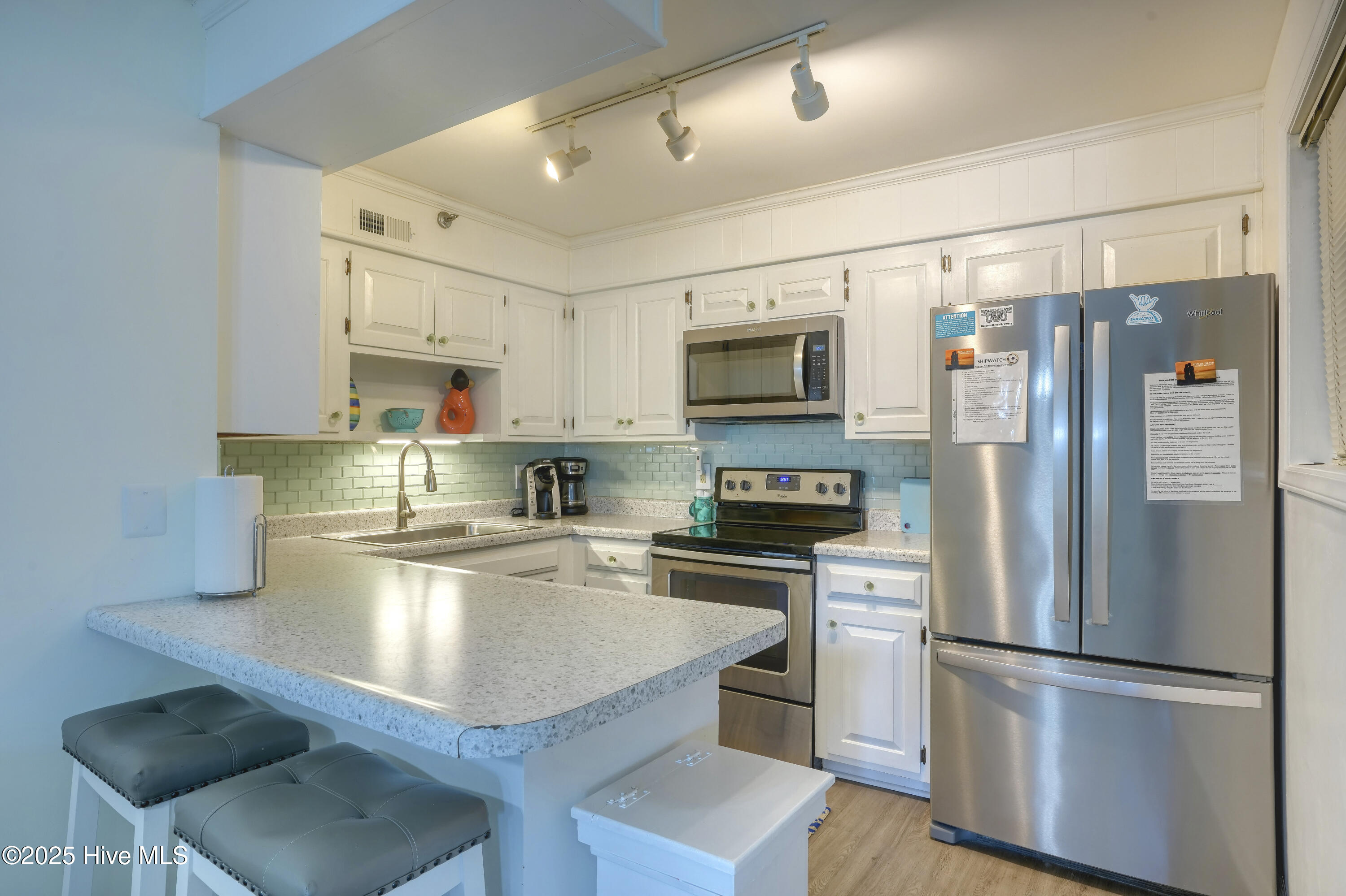 1896 New River Inlet Road Unit 1212, North Topsail Beach, NC 28460 – photo 6: Kitchen