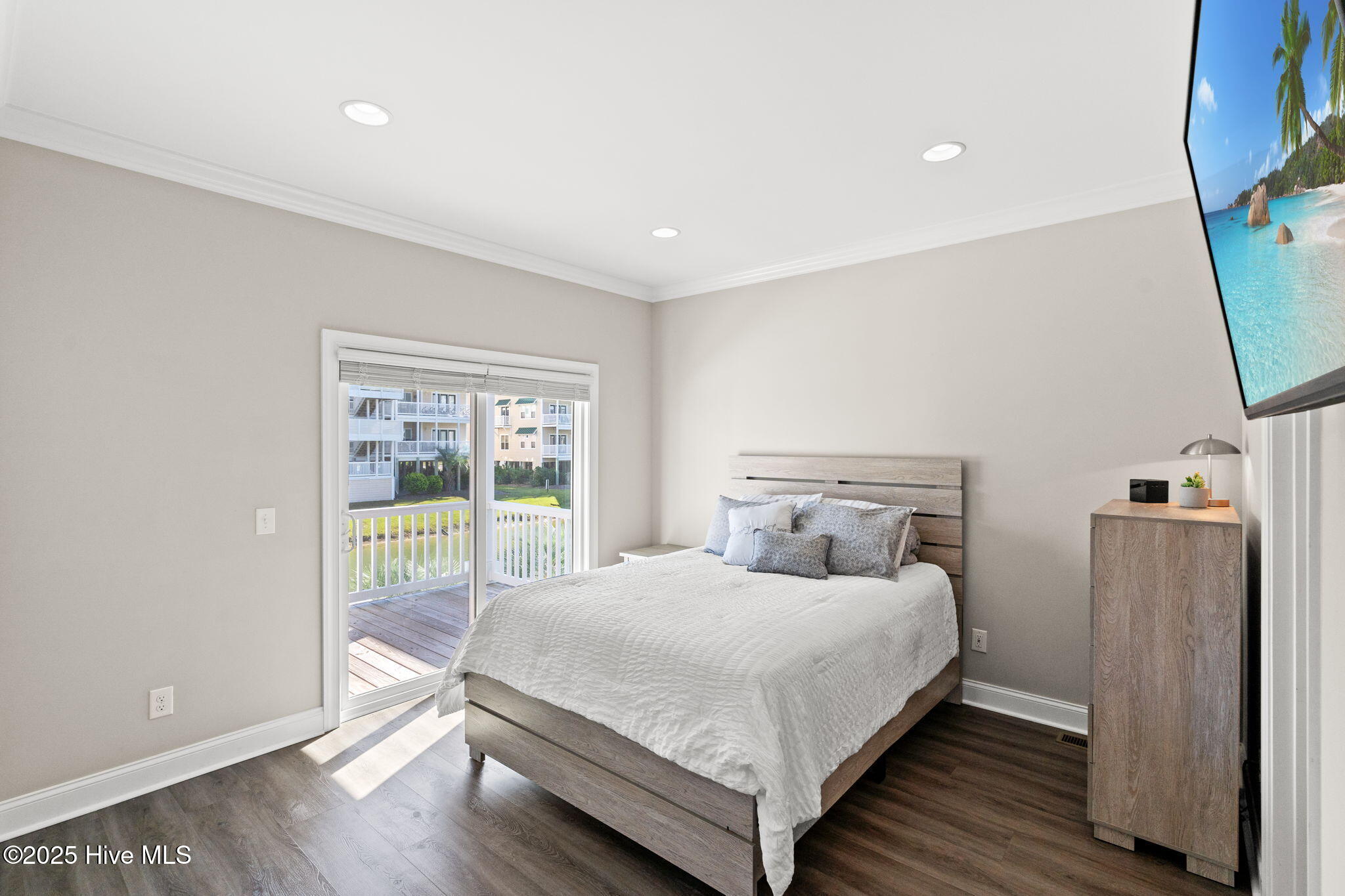 100535074 | Photo 18