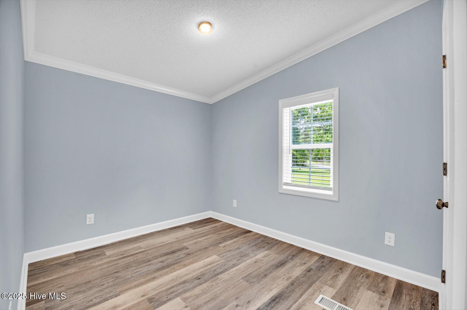 100512126 | Photo 24