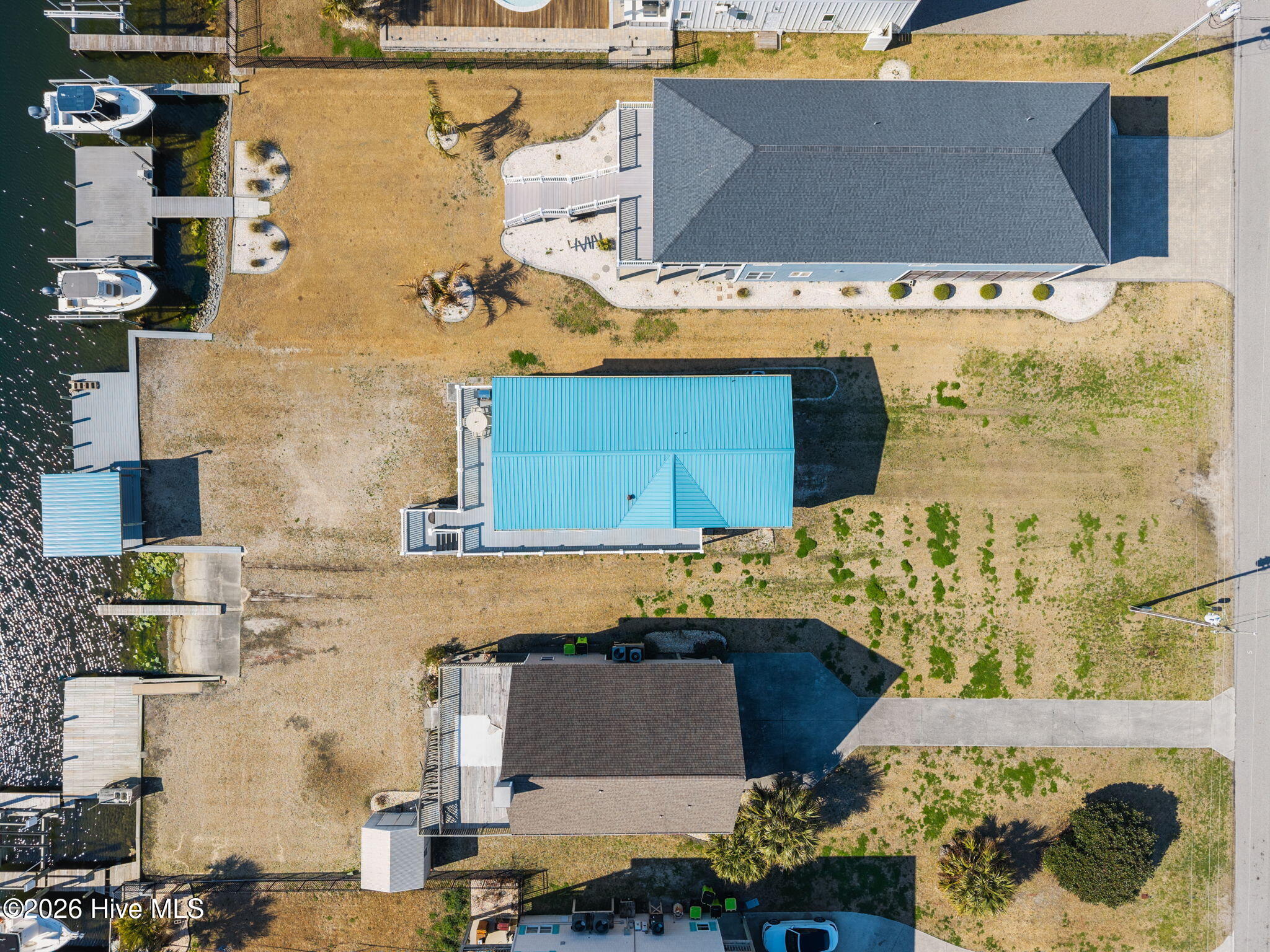 100558073 | Photo 43