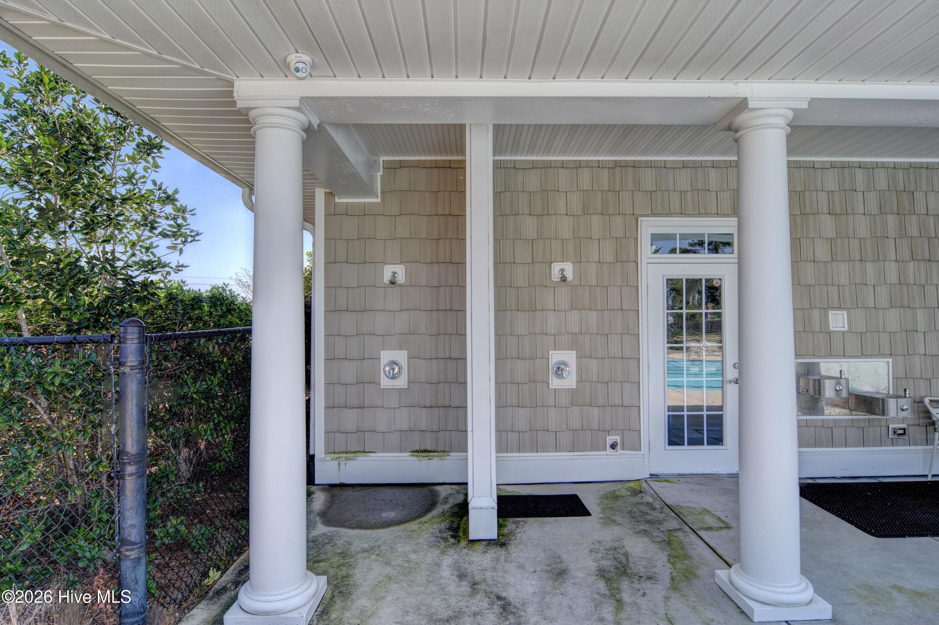 100561513 | Photo 44