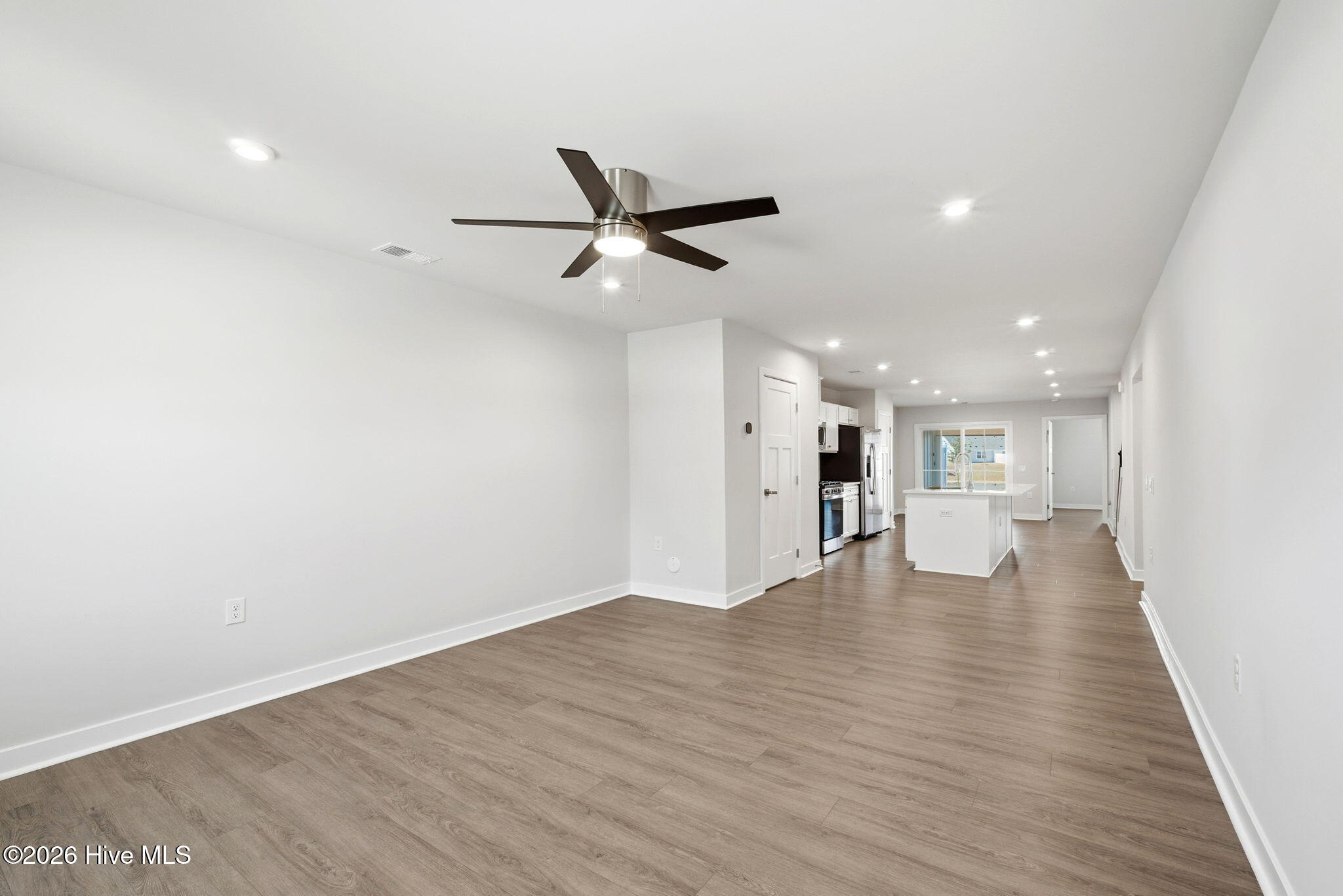 100554684 | Photo 21