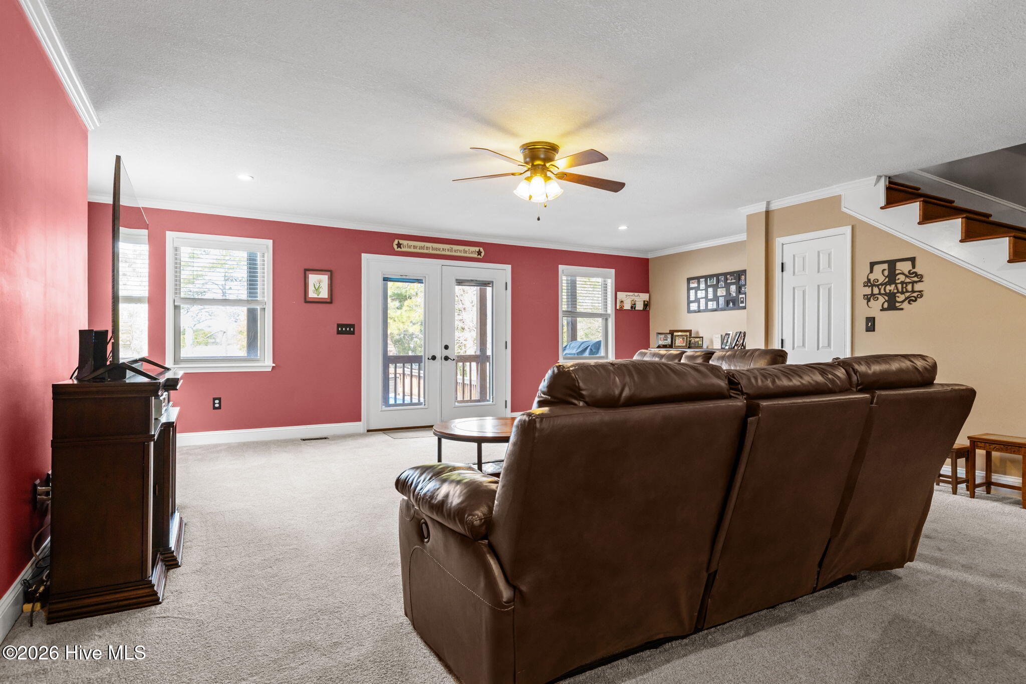 100558947 | Photo 22