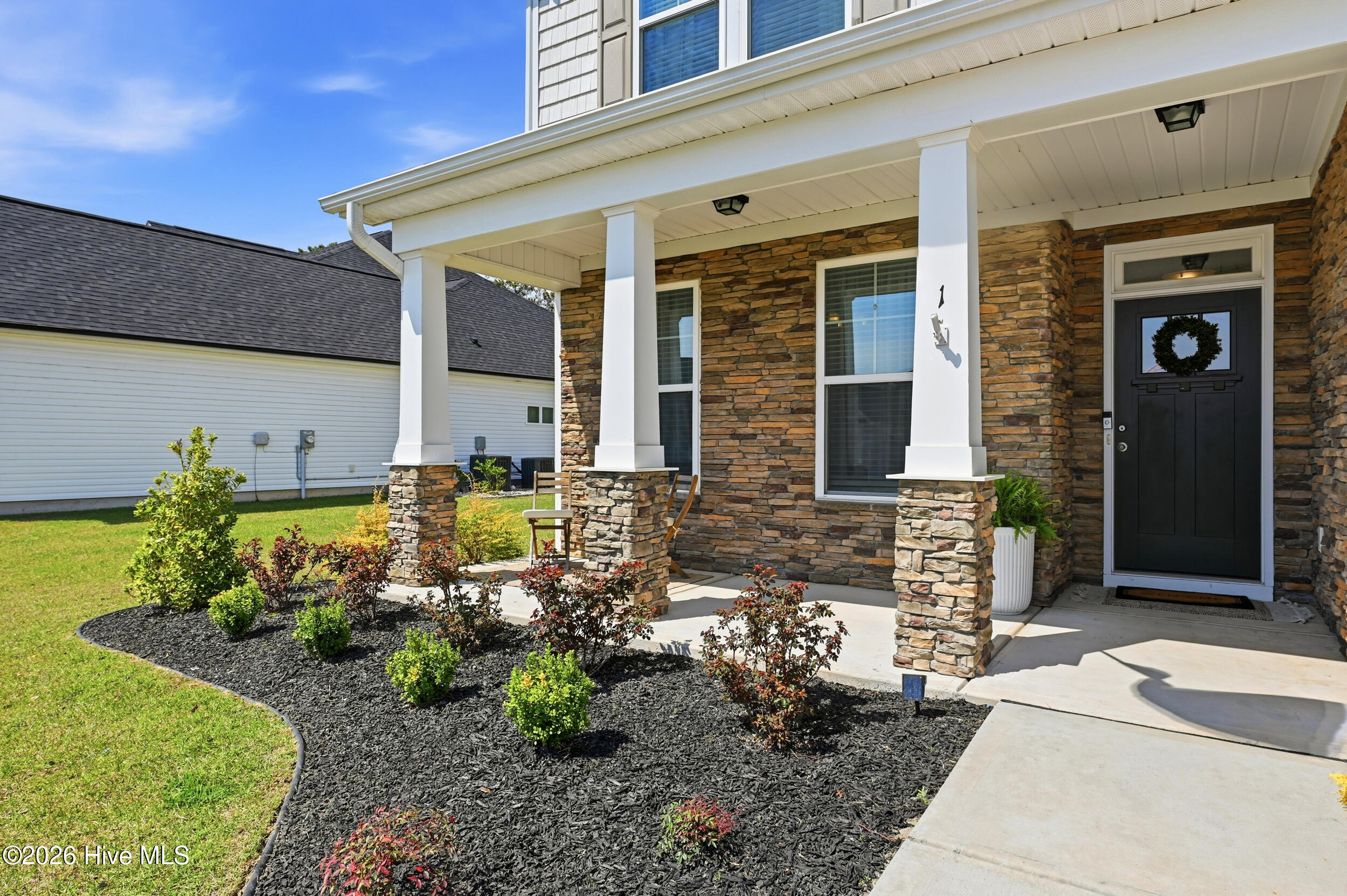 100562892 | Photo 46