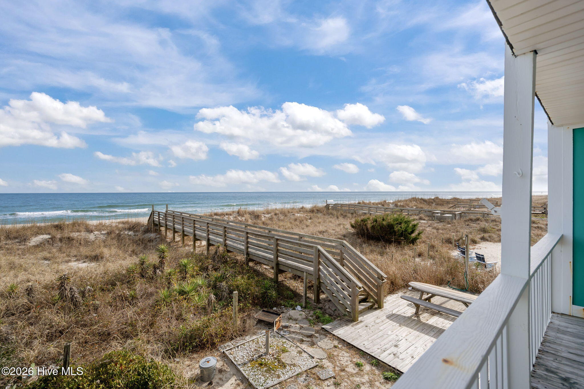 100549615 | Photo 38