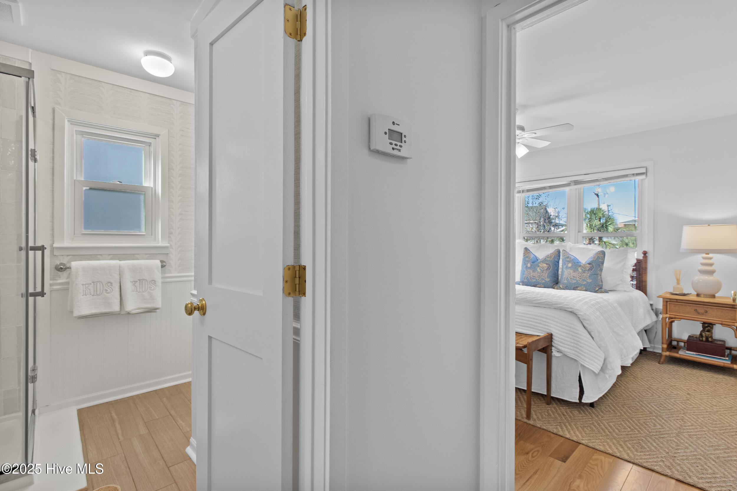 100536878 | Photo 25