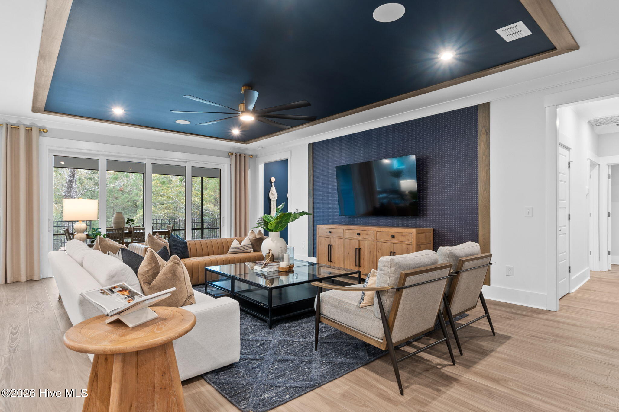 100552049 | Photo 23