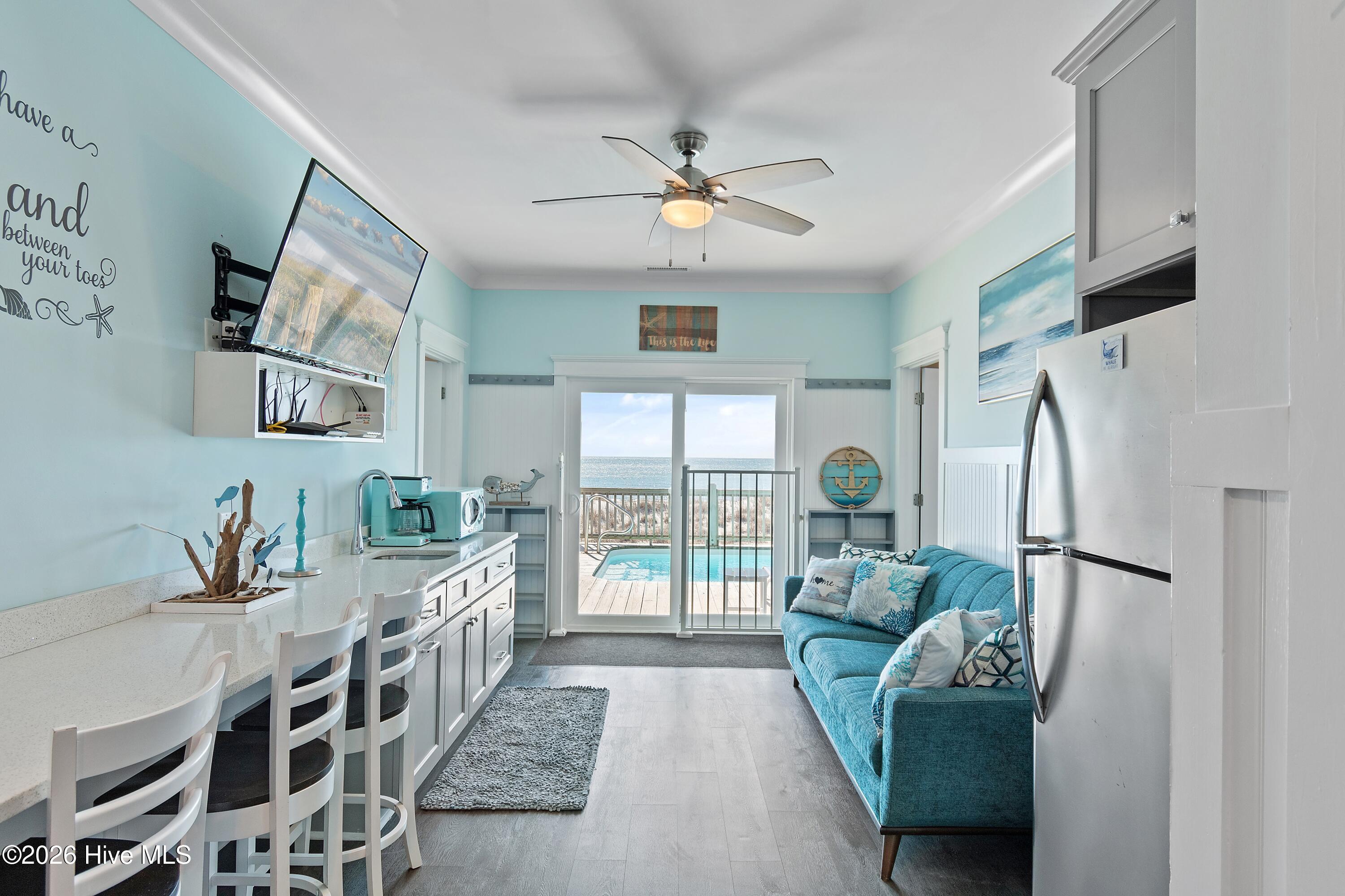 100557175 | Photo 13