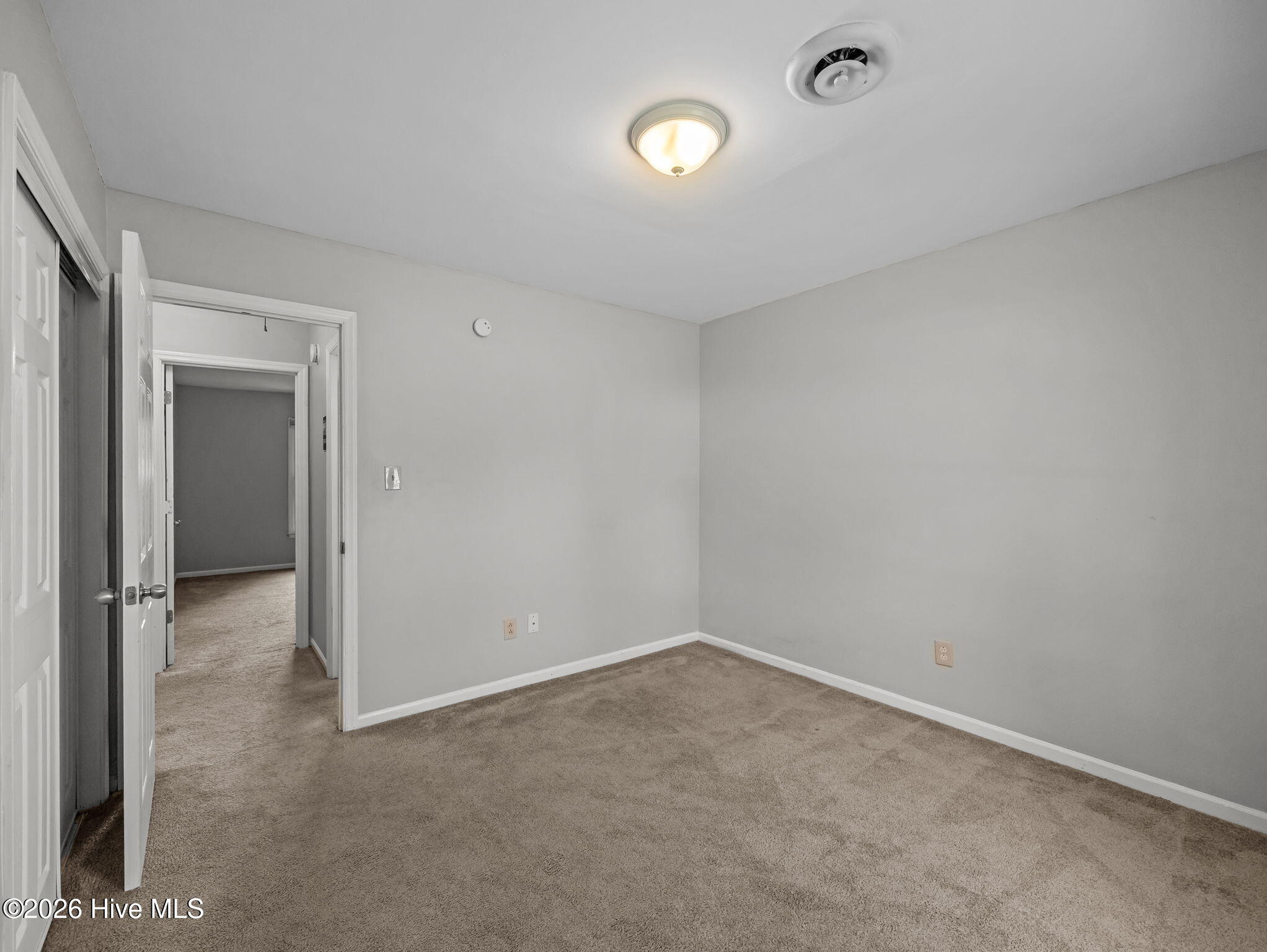 100561200 | Photo 10