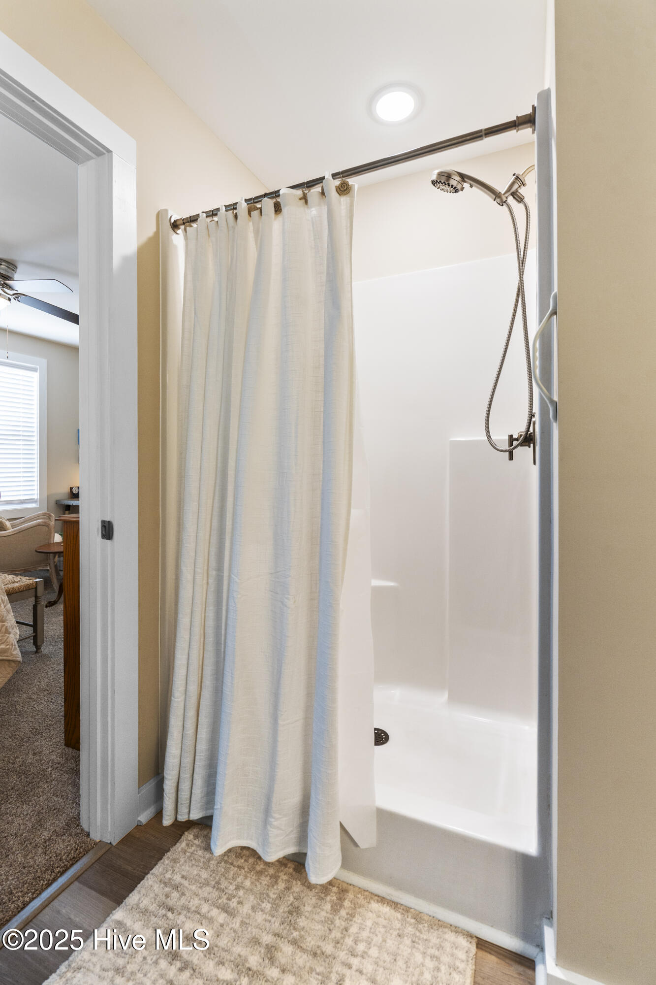 100505761 | Photo 31