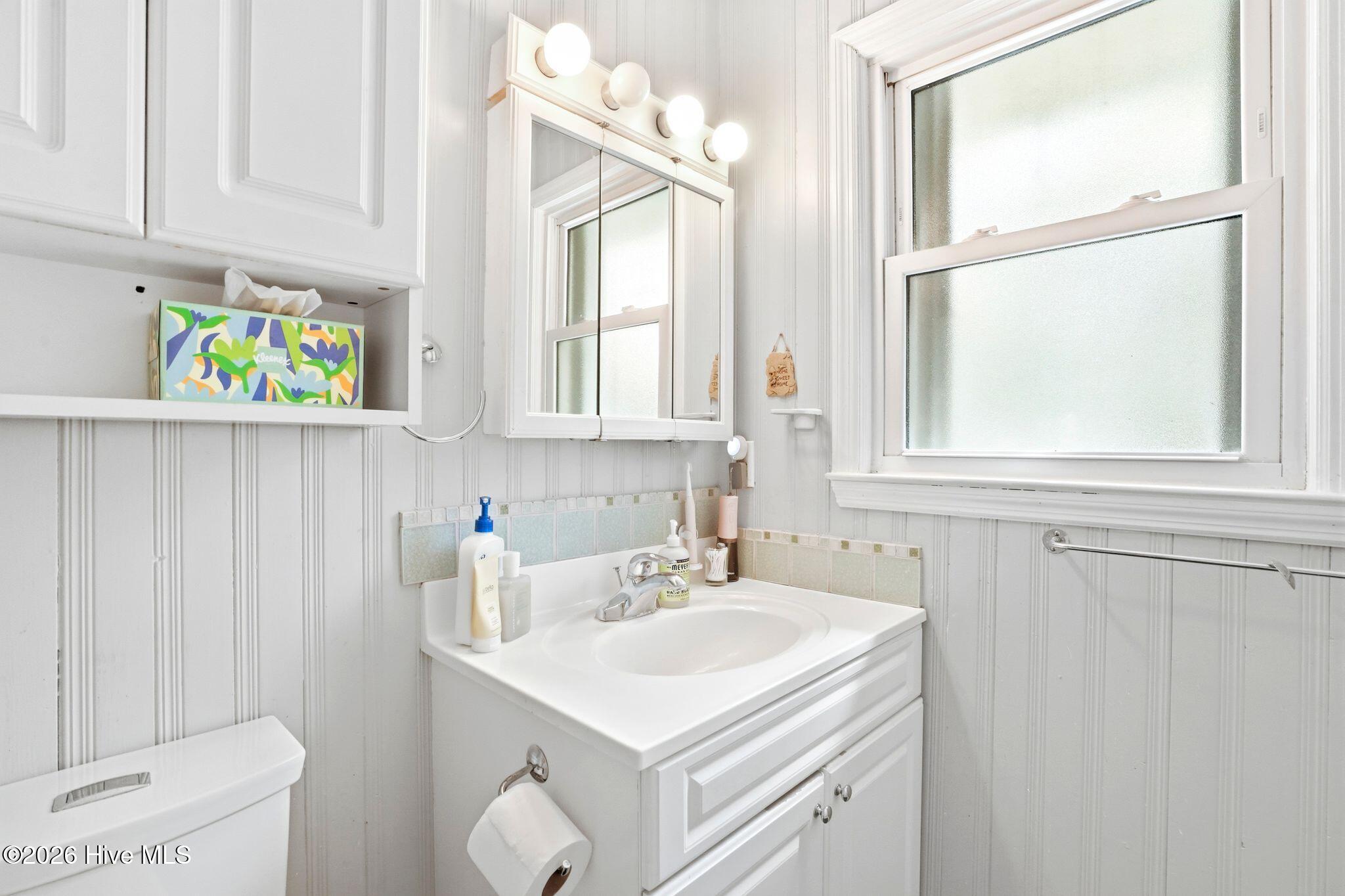 100566734 | Photo 27