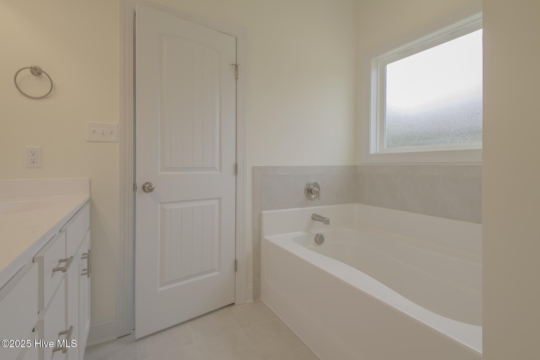 100499578 | Photo 14