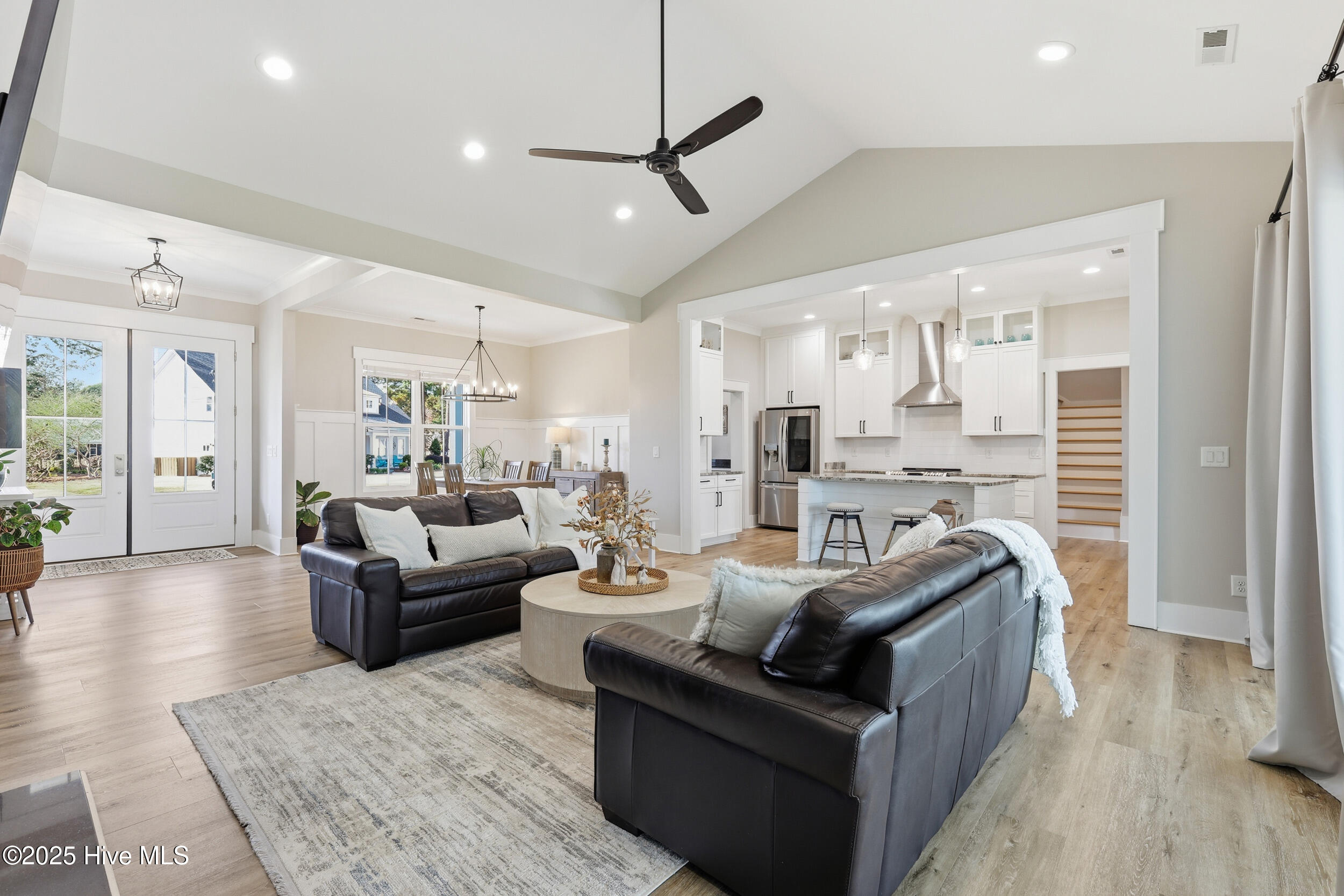 100542294 | Photo 14