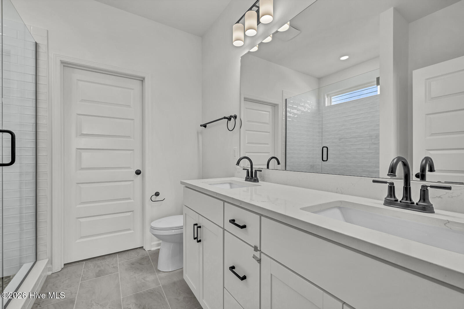 100531562 | Photo 17