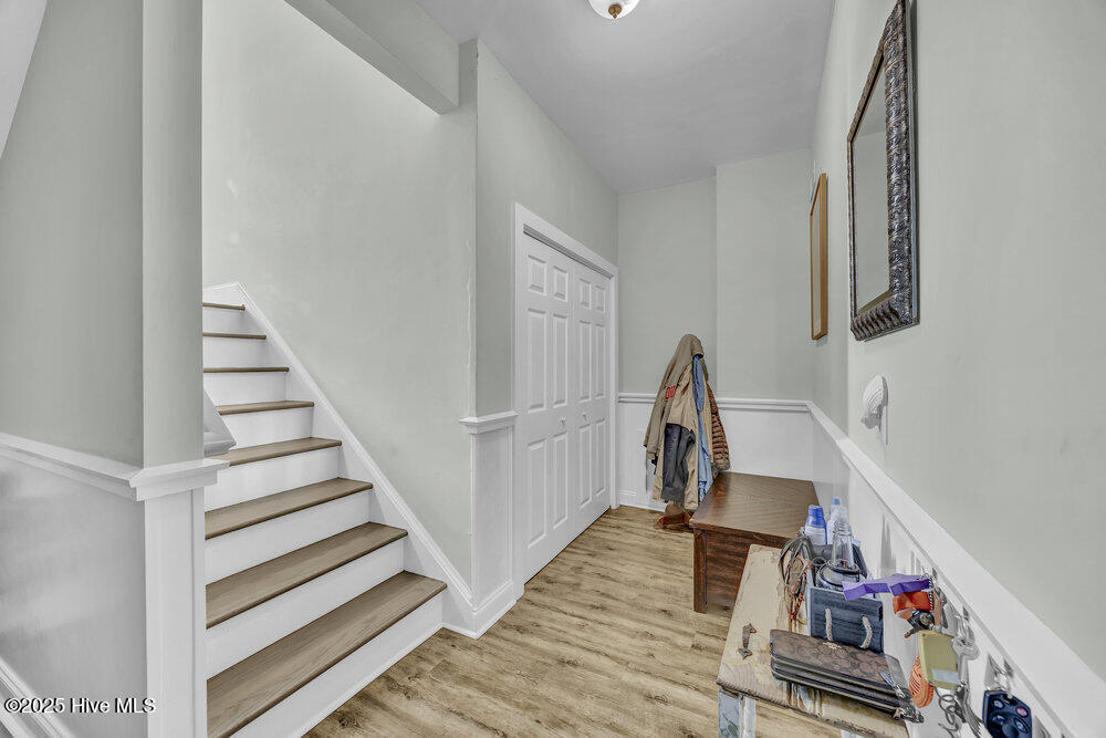 100542782 | Photo 40