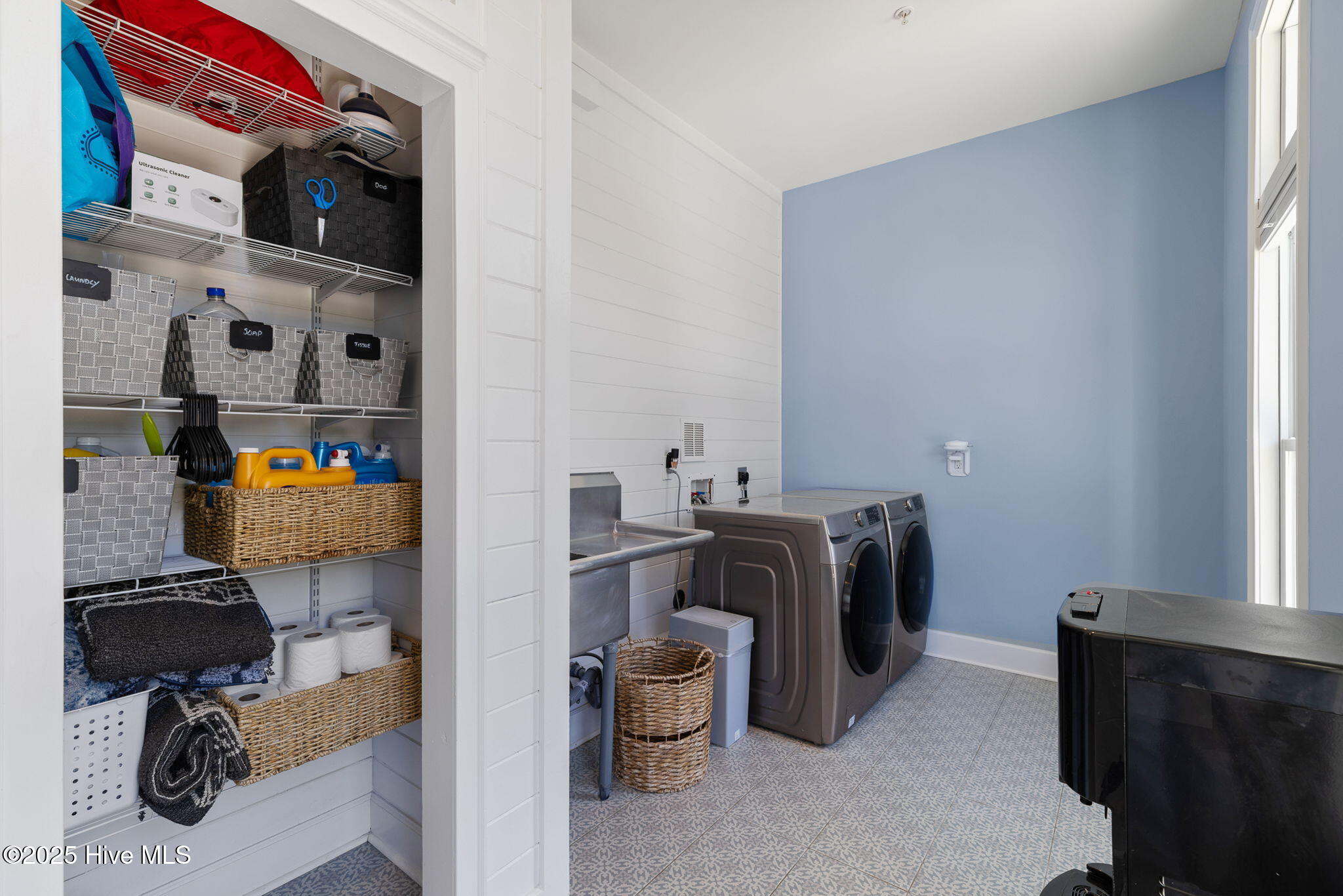 100548263 | Photo 58