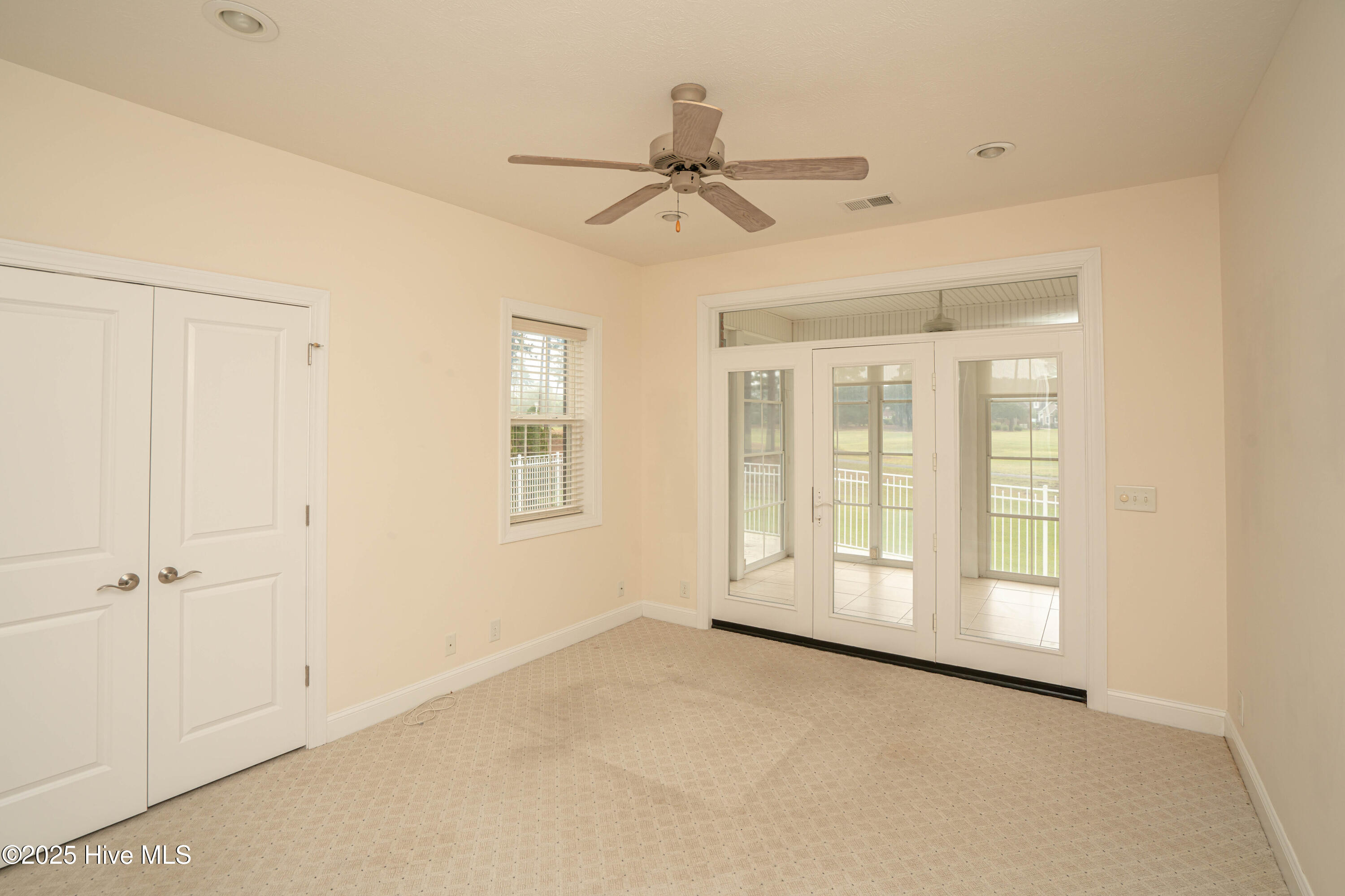 100530810 | Photo 32