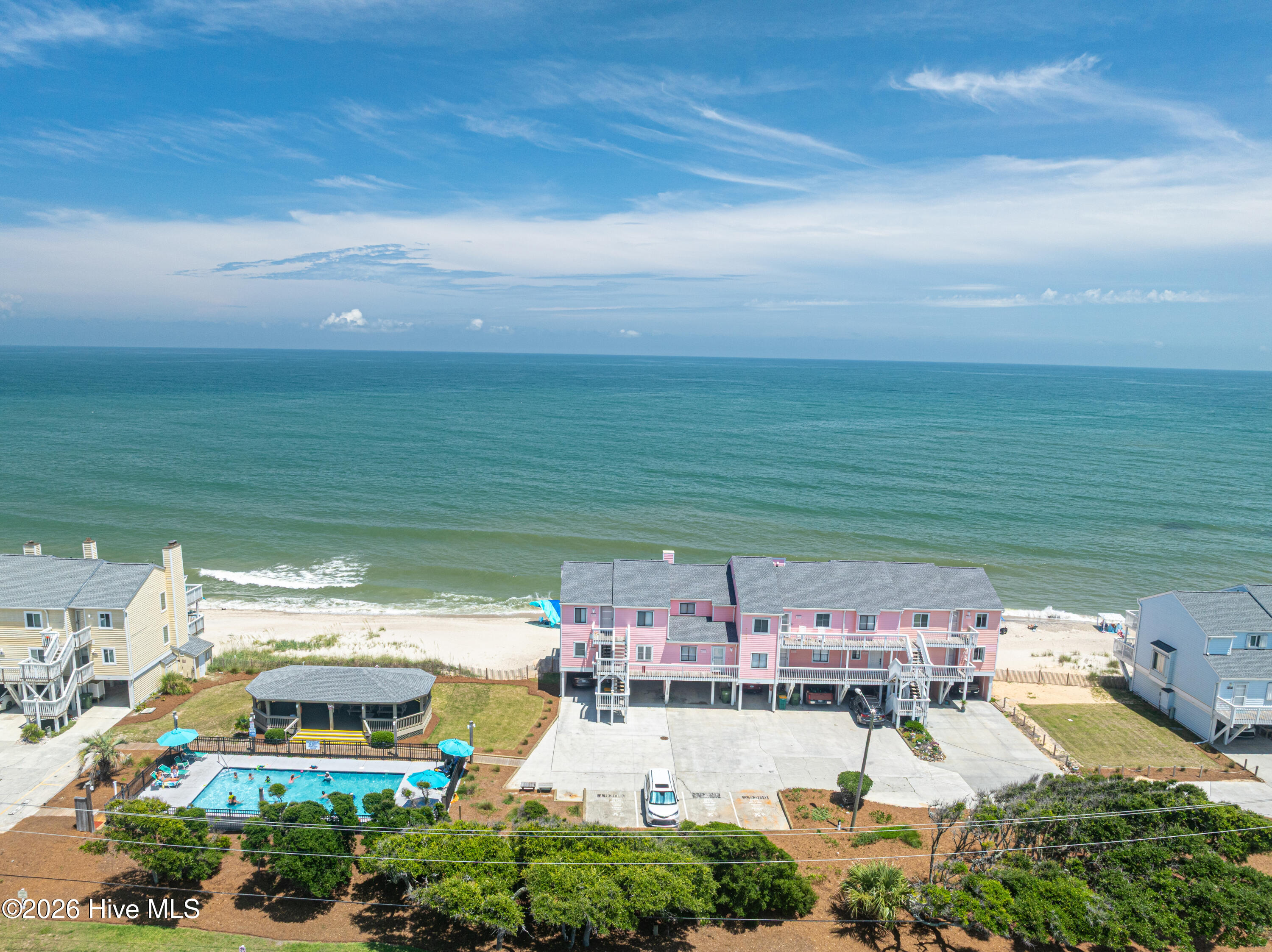 100550071 | Photo 35