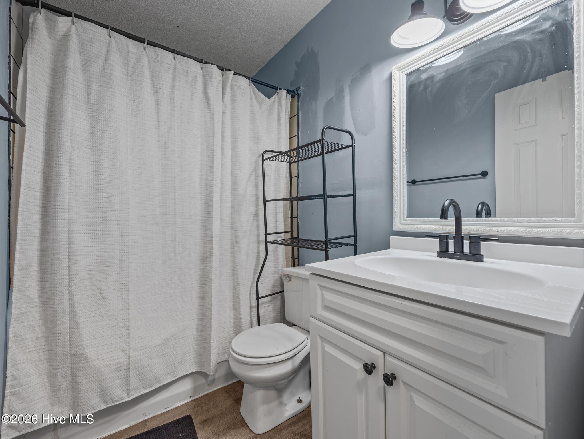 100567530 | Photo 24