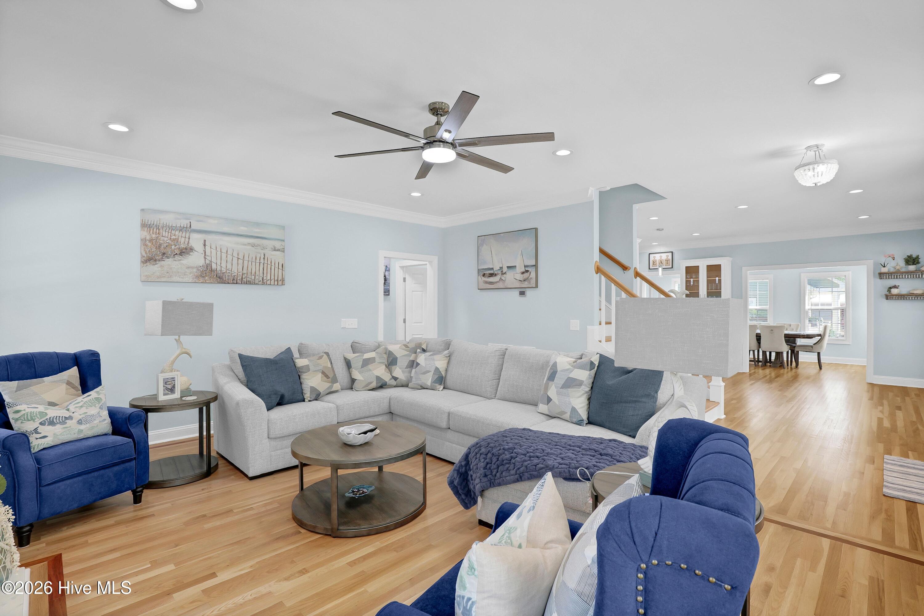 100567806 | Photo 24