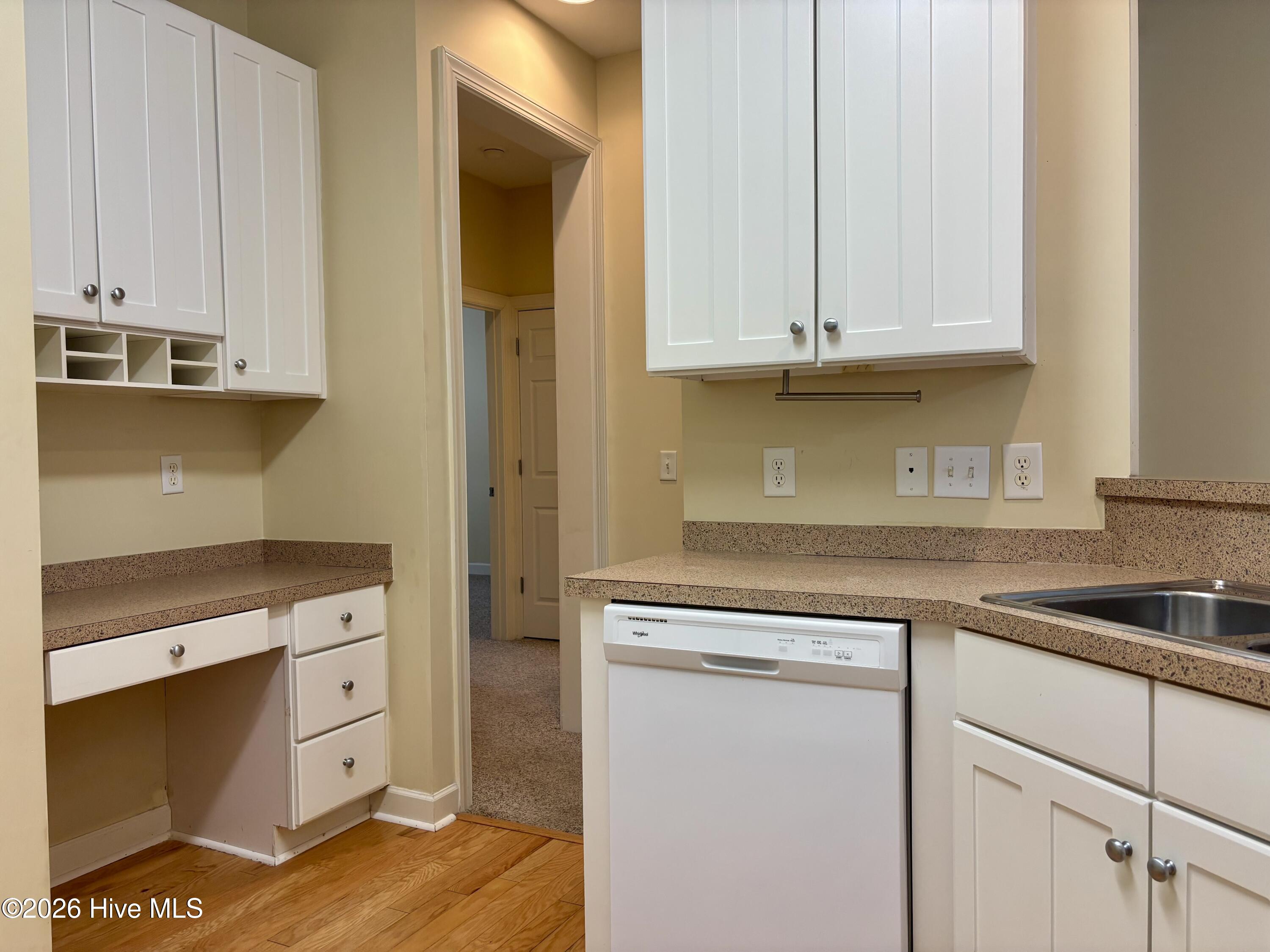 100548905 | Photo 12