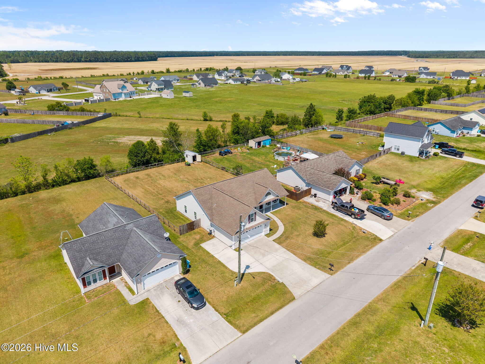 100569834 | Photo 46