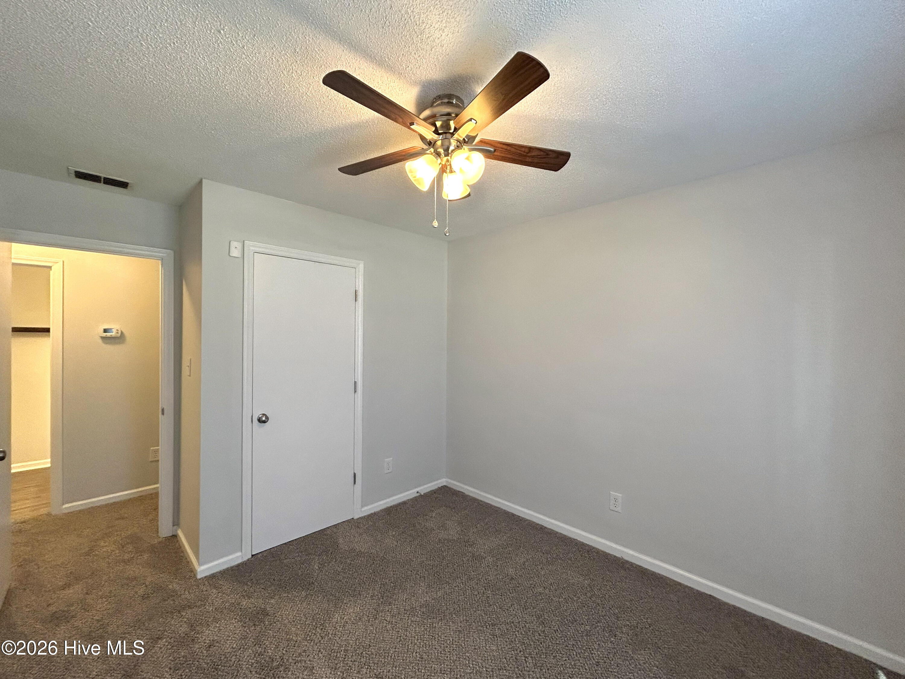 100563583 | Photo 24