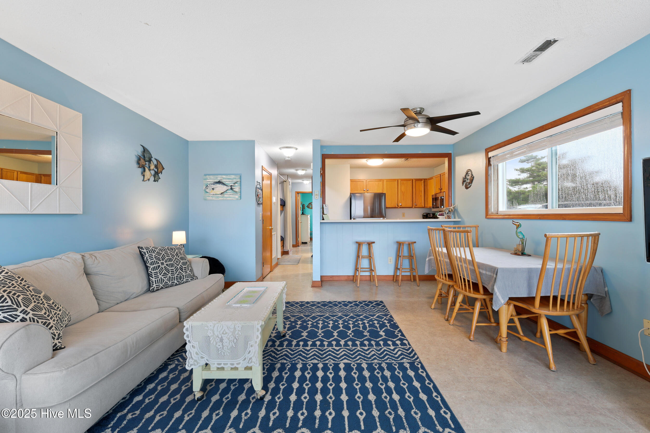 100534466 | Photo 12